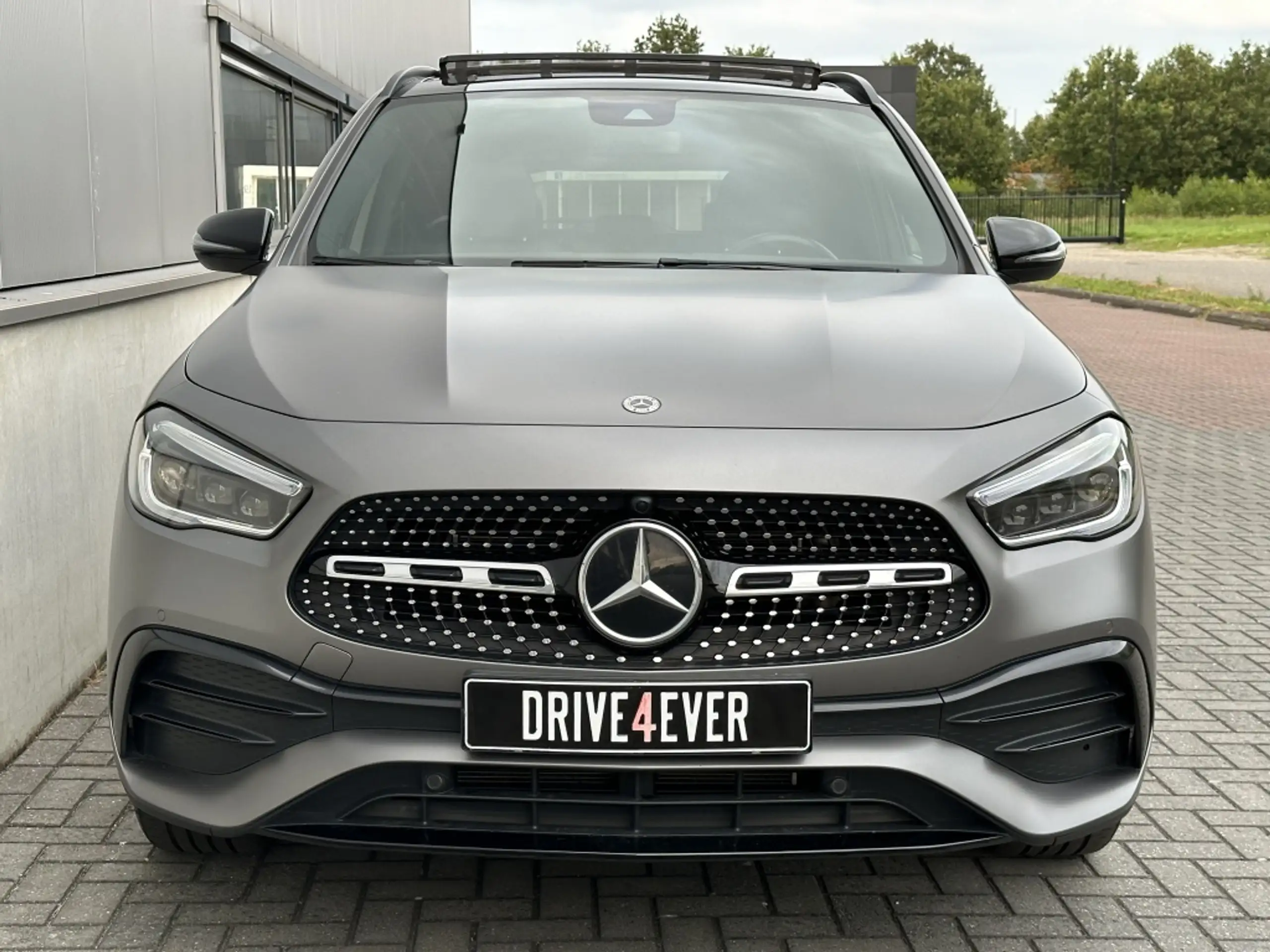 Mercedes-Benz - GLA 250