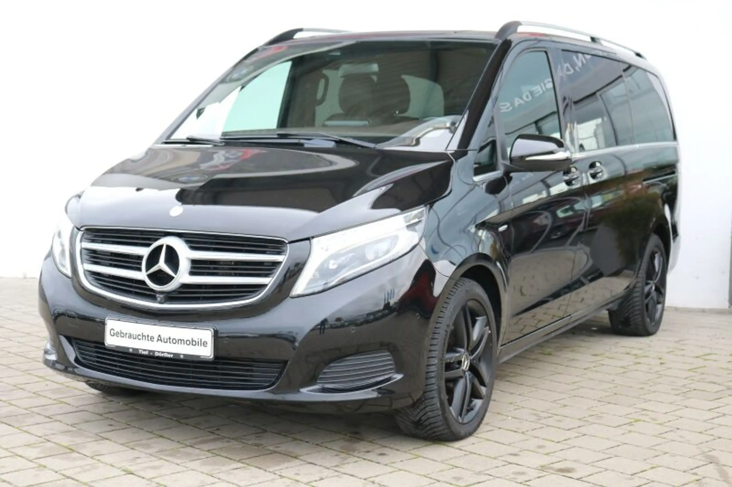 Mercedes-Benz - V 250