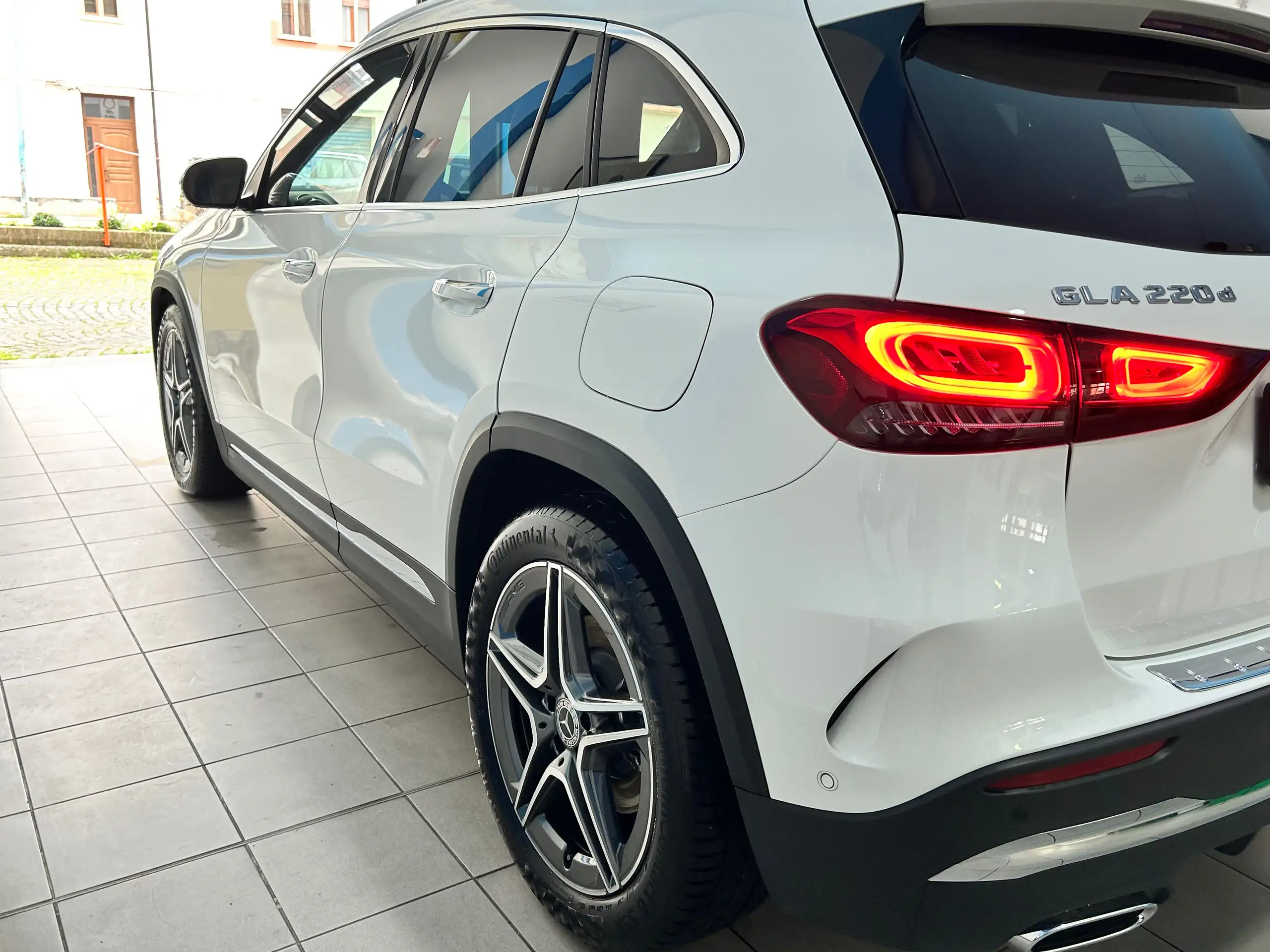 Mercedes-Benz - GLA 220