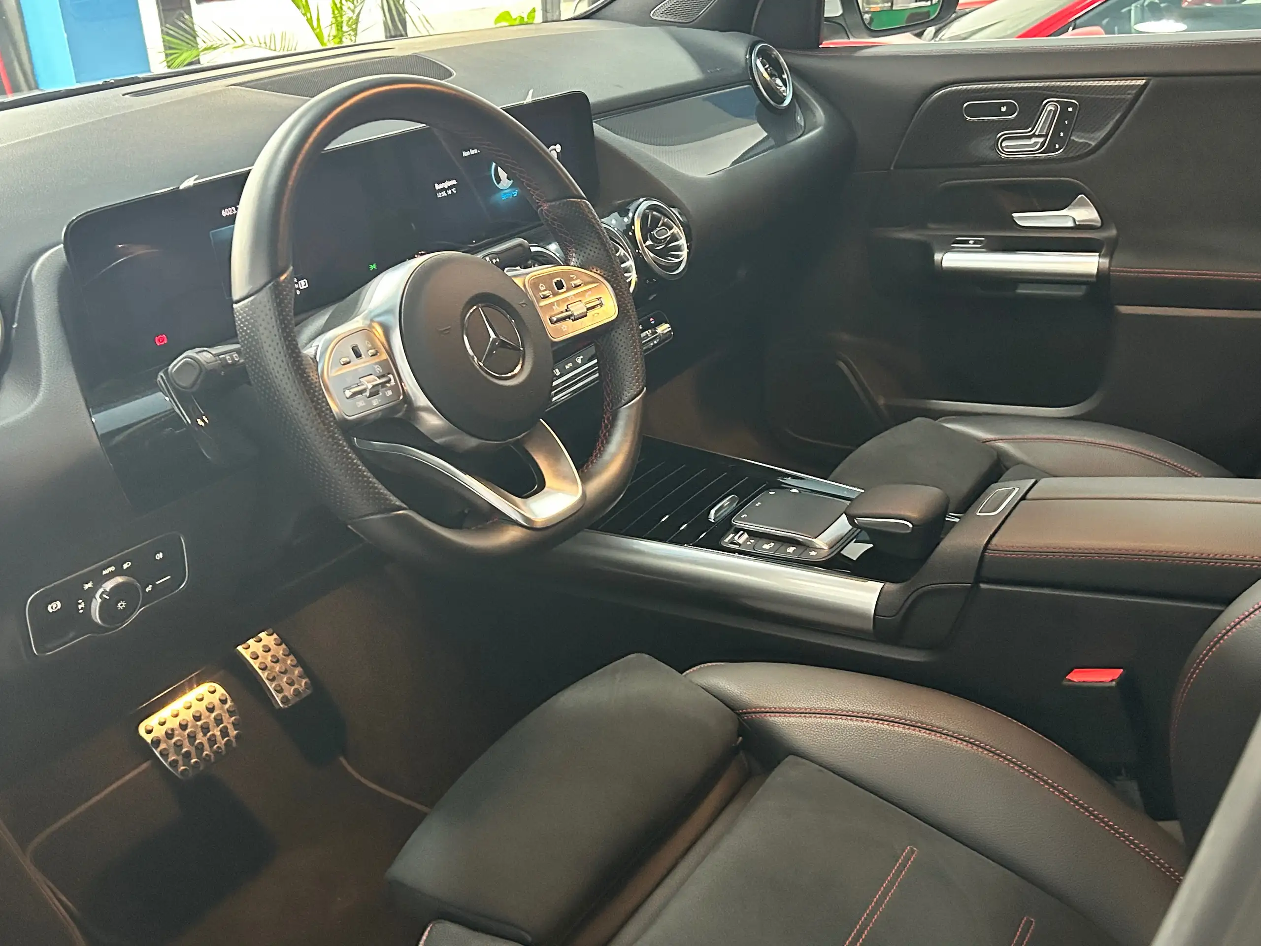 Mercedes-Benz - GLA 220