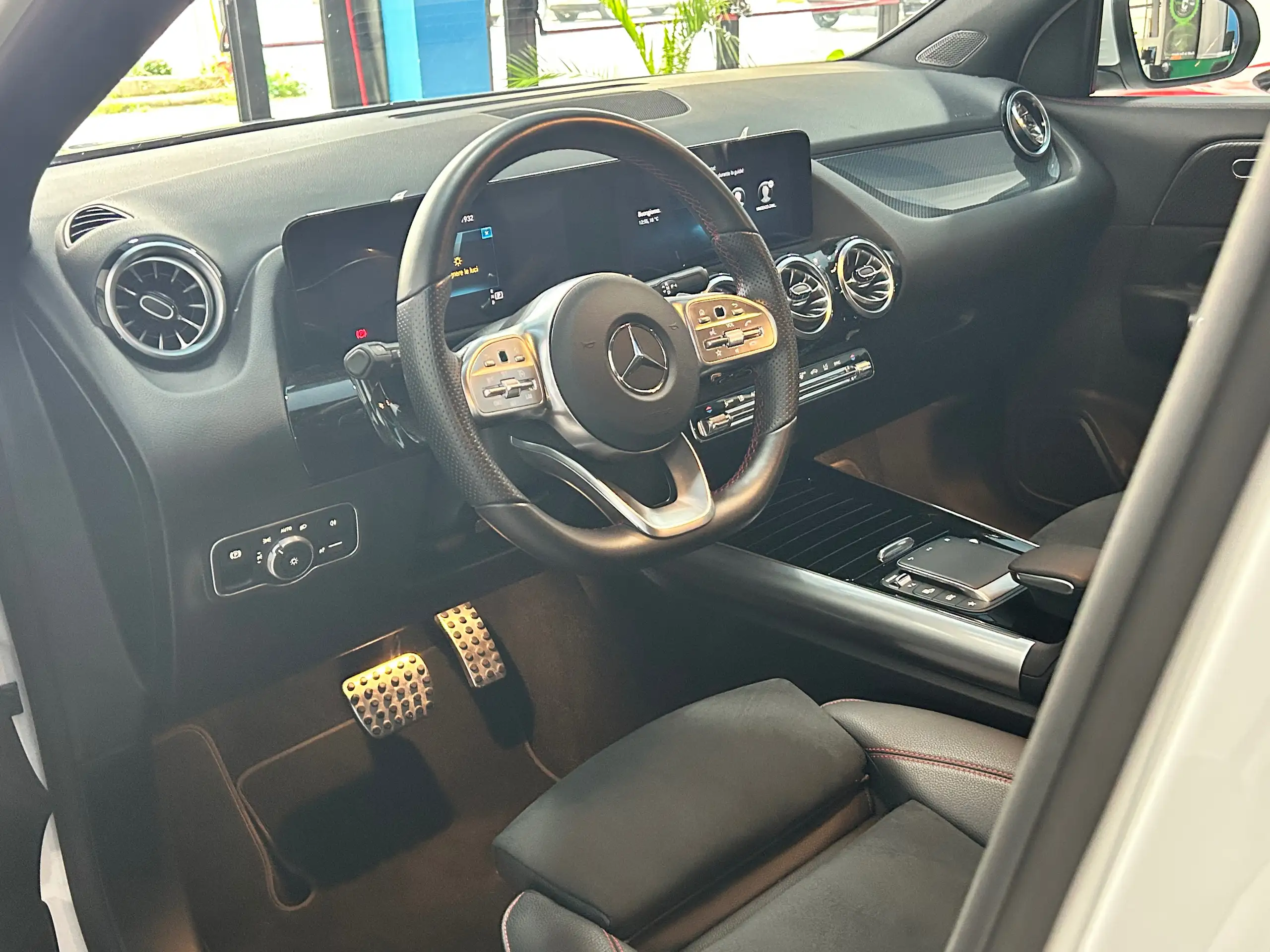 Mercedes-Benz - GLA 220