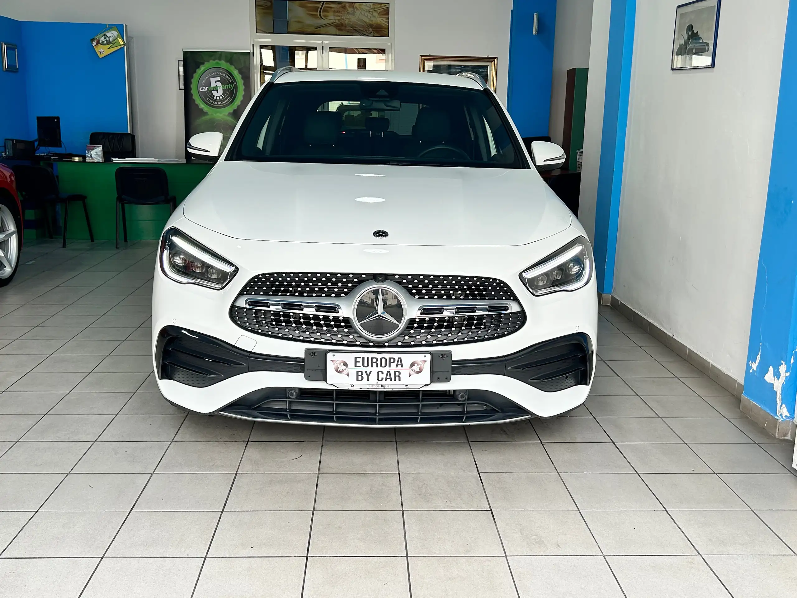 Mercedes-Benz - GLA 220