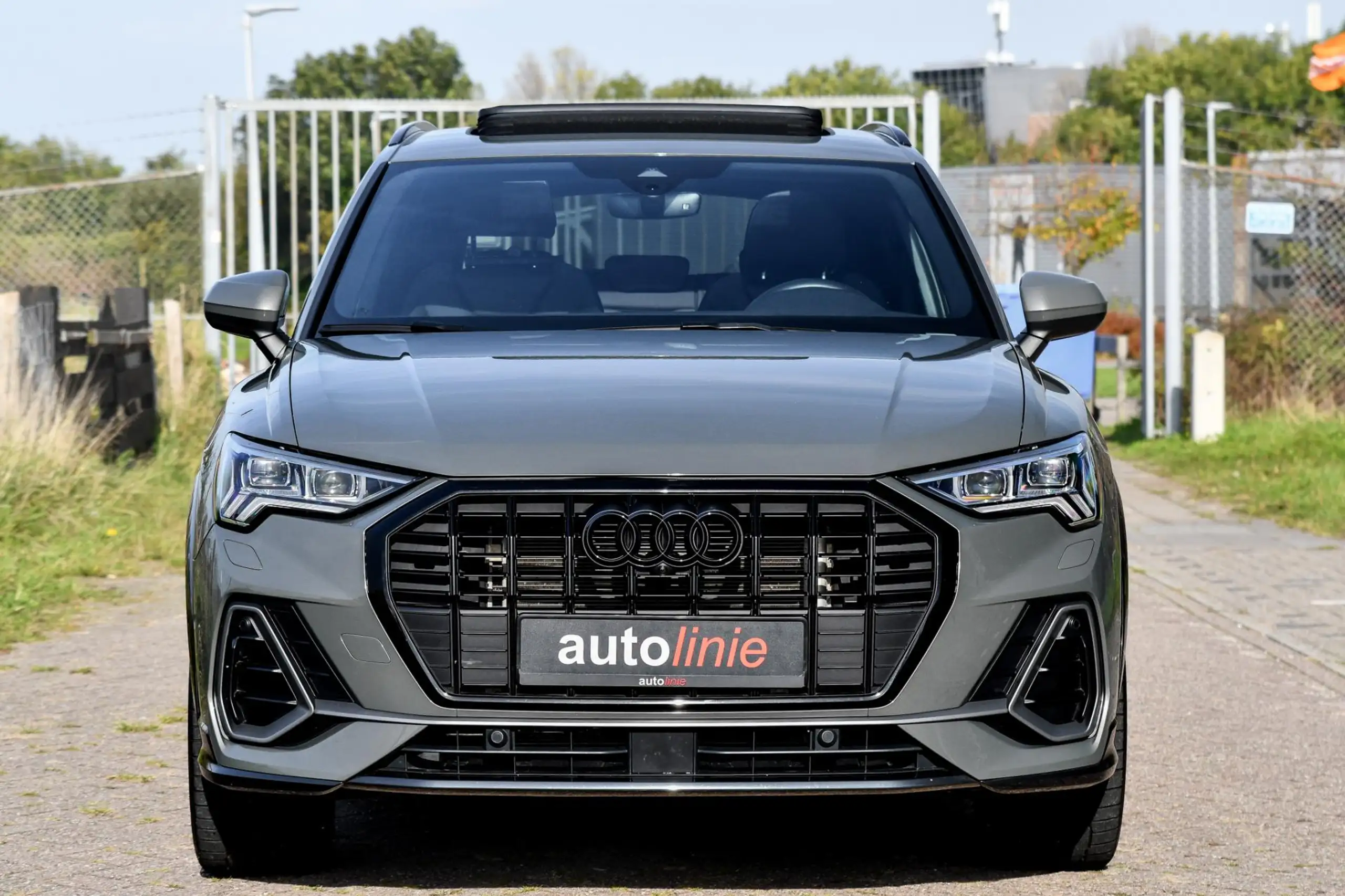 Audi - Q3