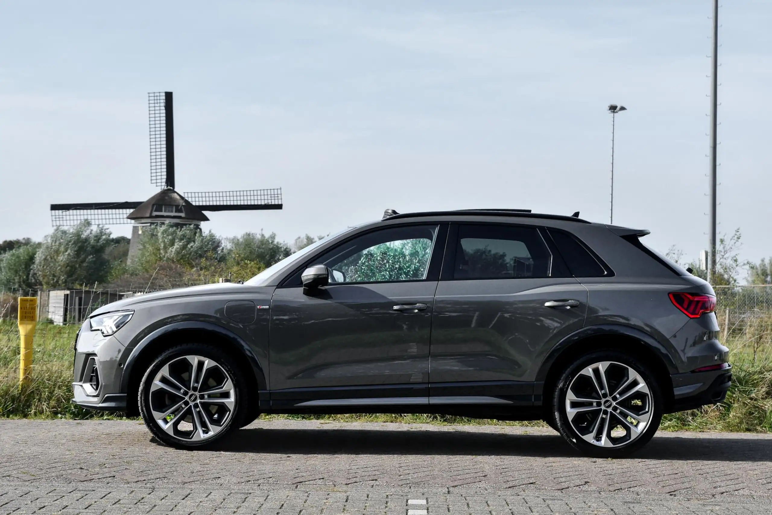 Audi - Q3