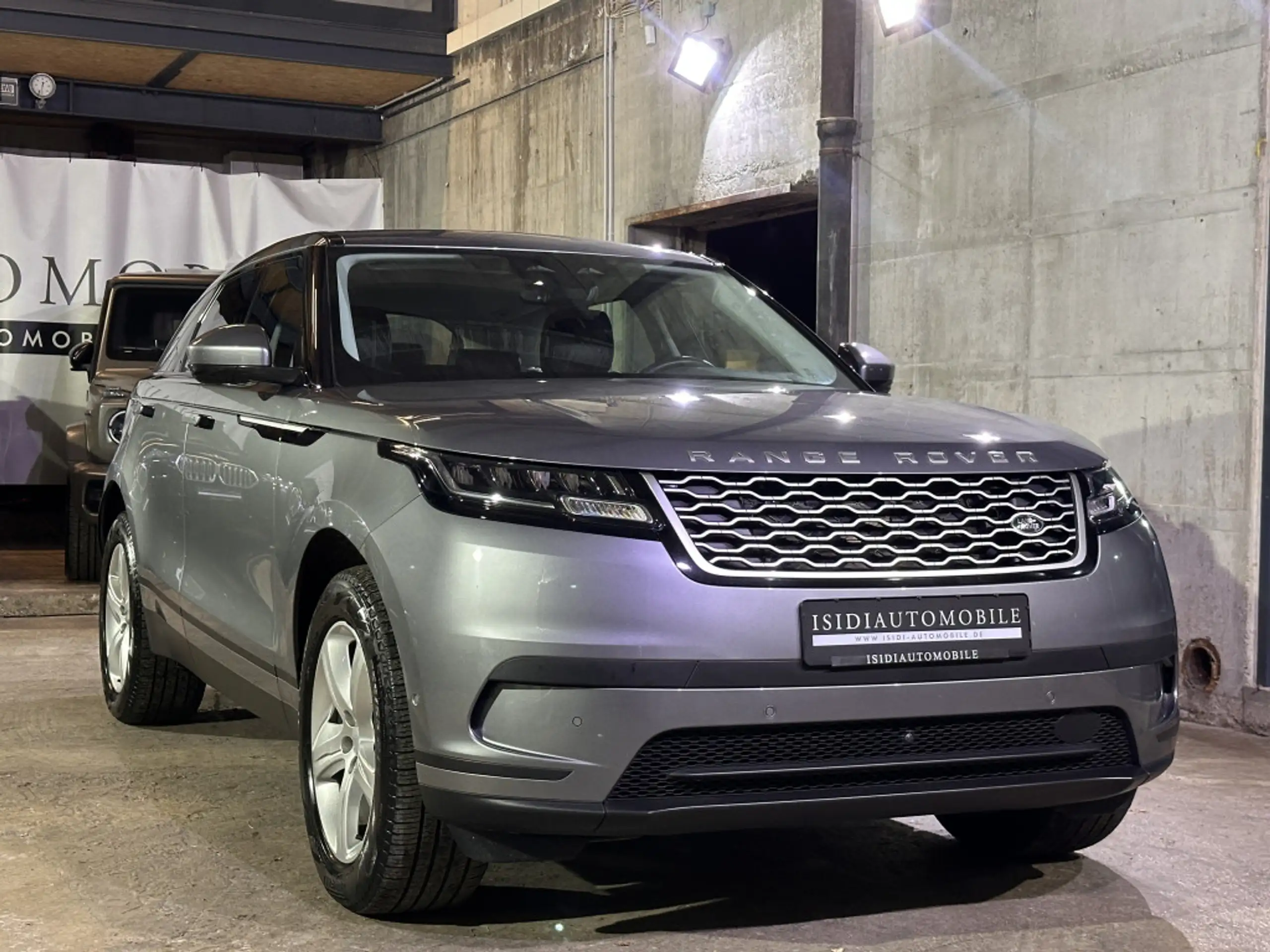 Land Rover - Range Rover Velar