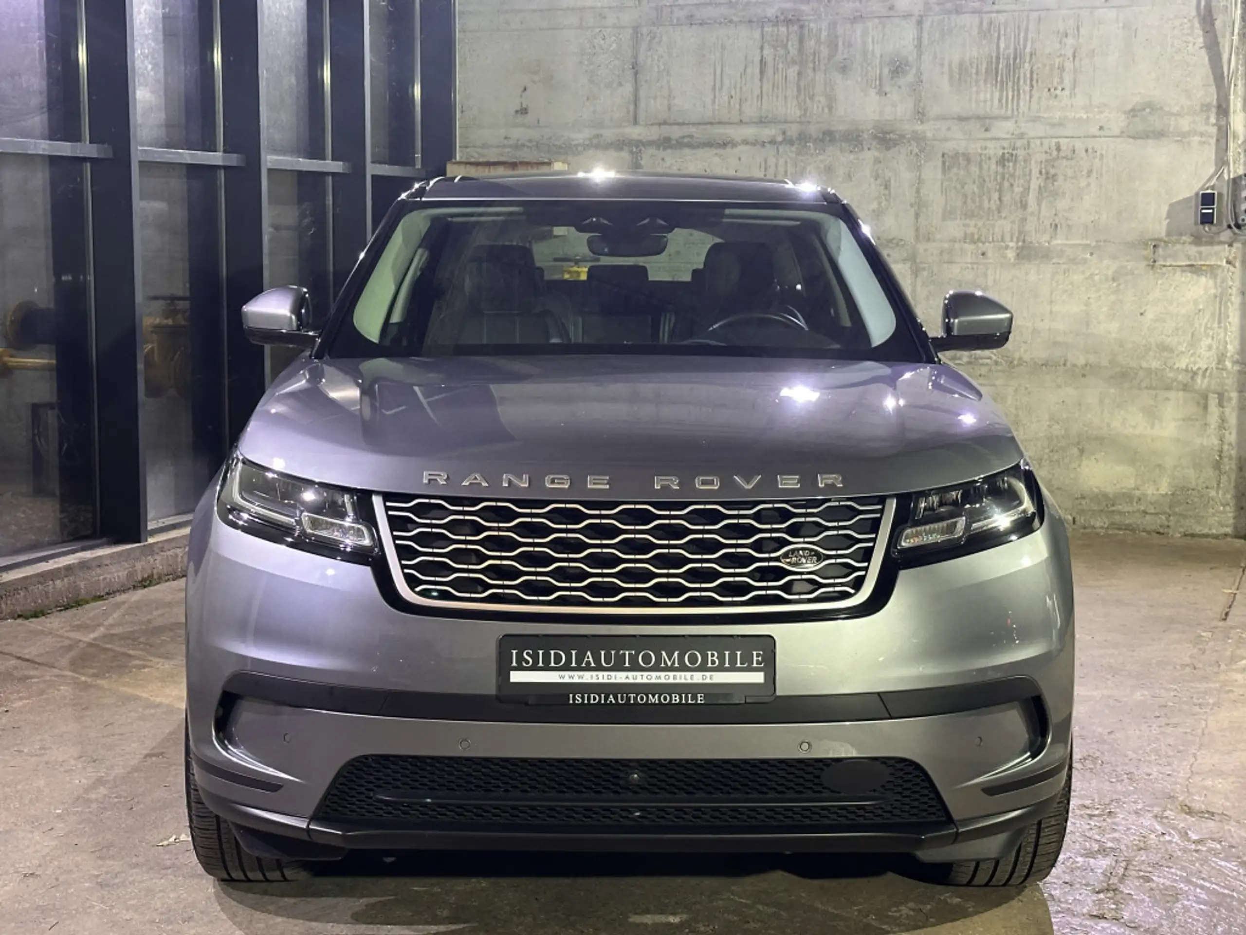 Land Rover - Range Rover Velar