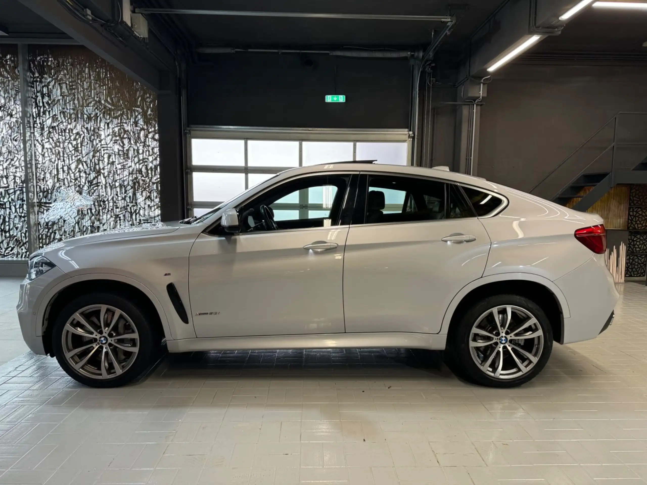 BMW - X6