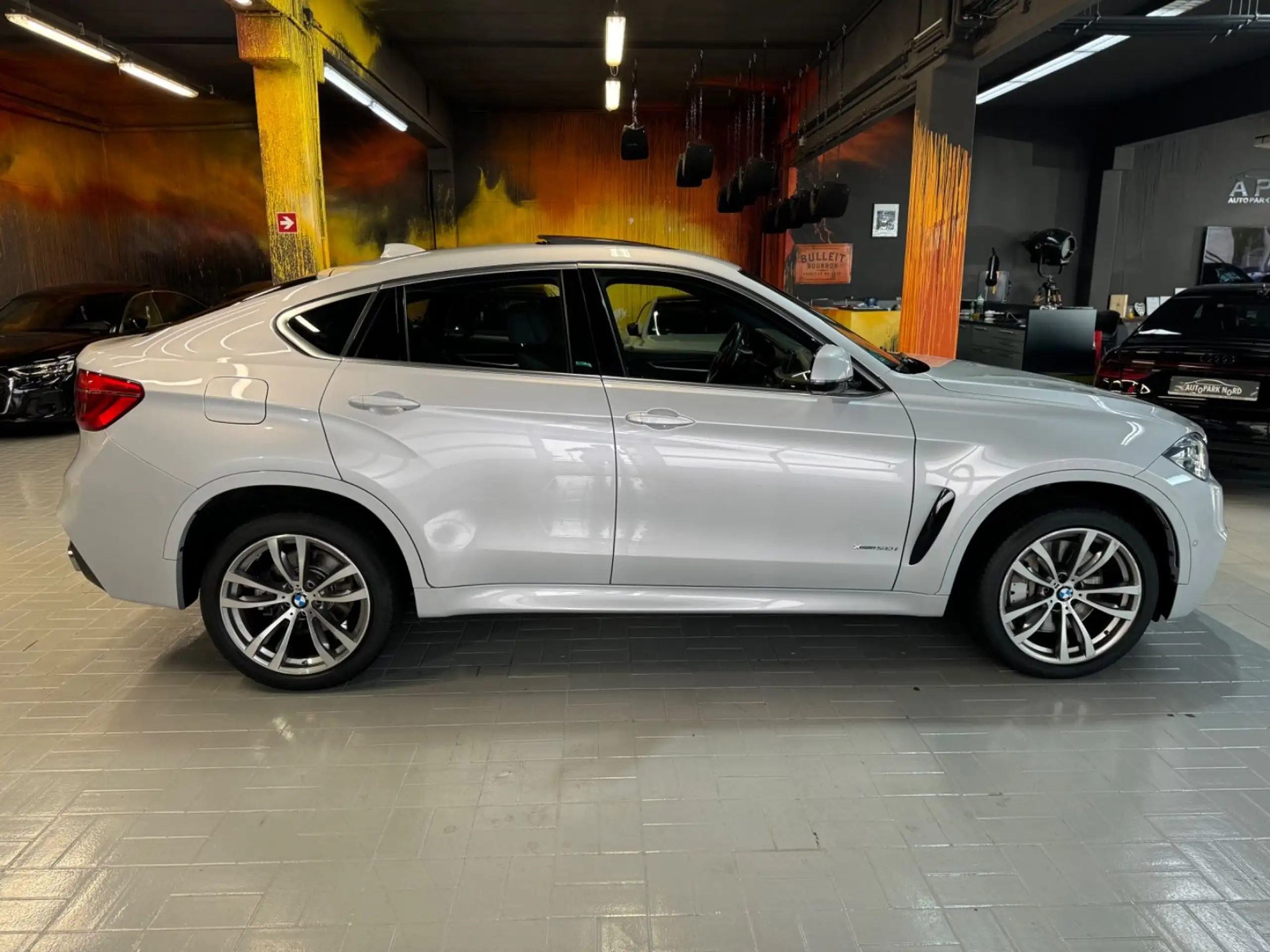 BMW - X6