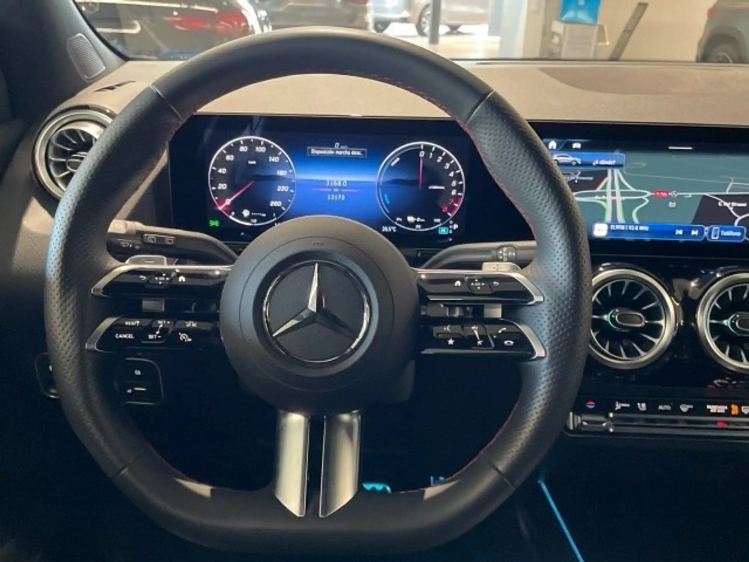 Mercedes-Benz - GLA 250