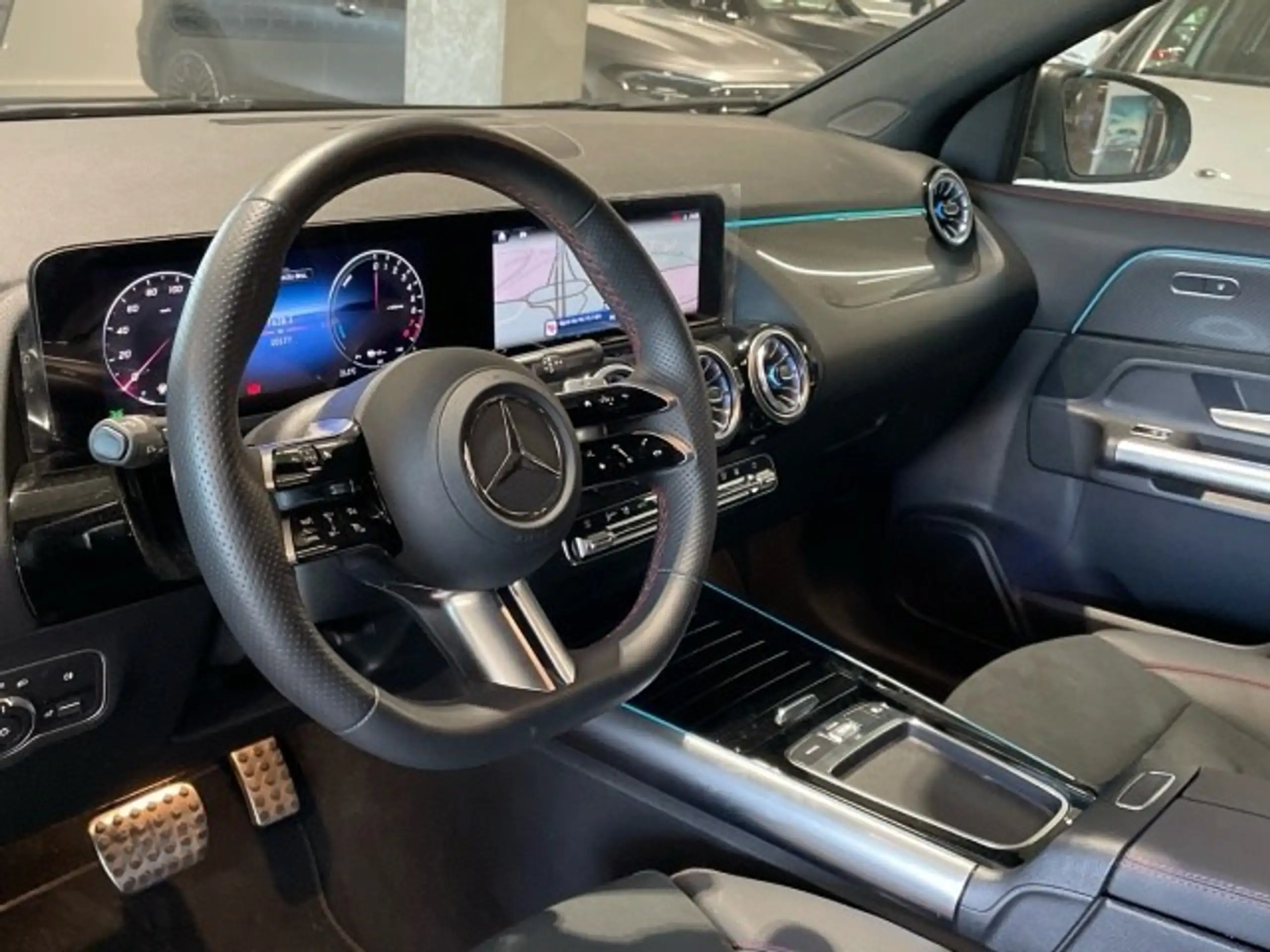 Mercedes-Benz - GLA 200