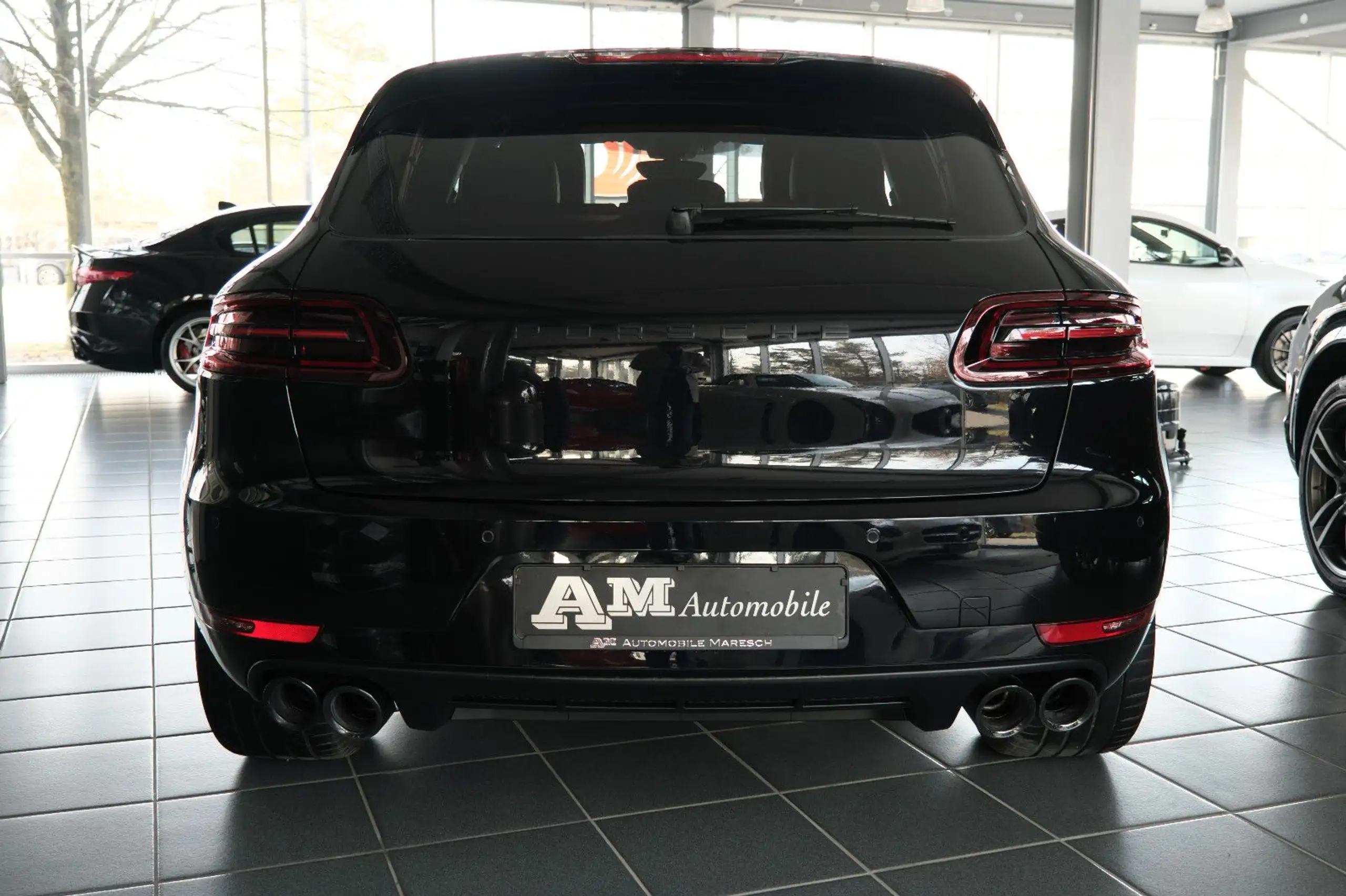 Porsche - Macan