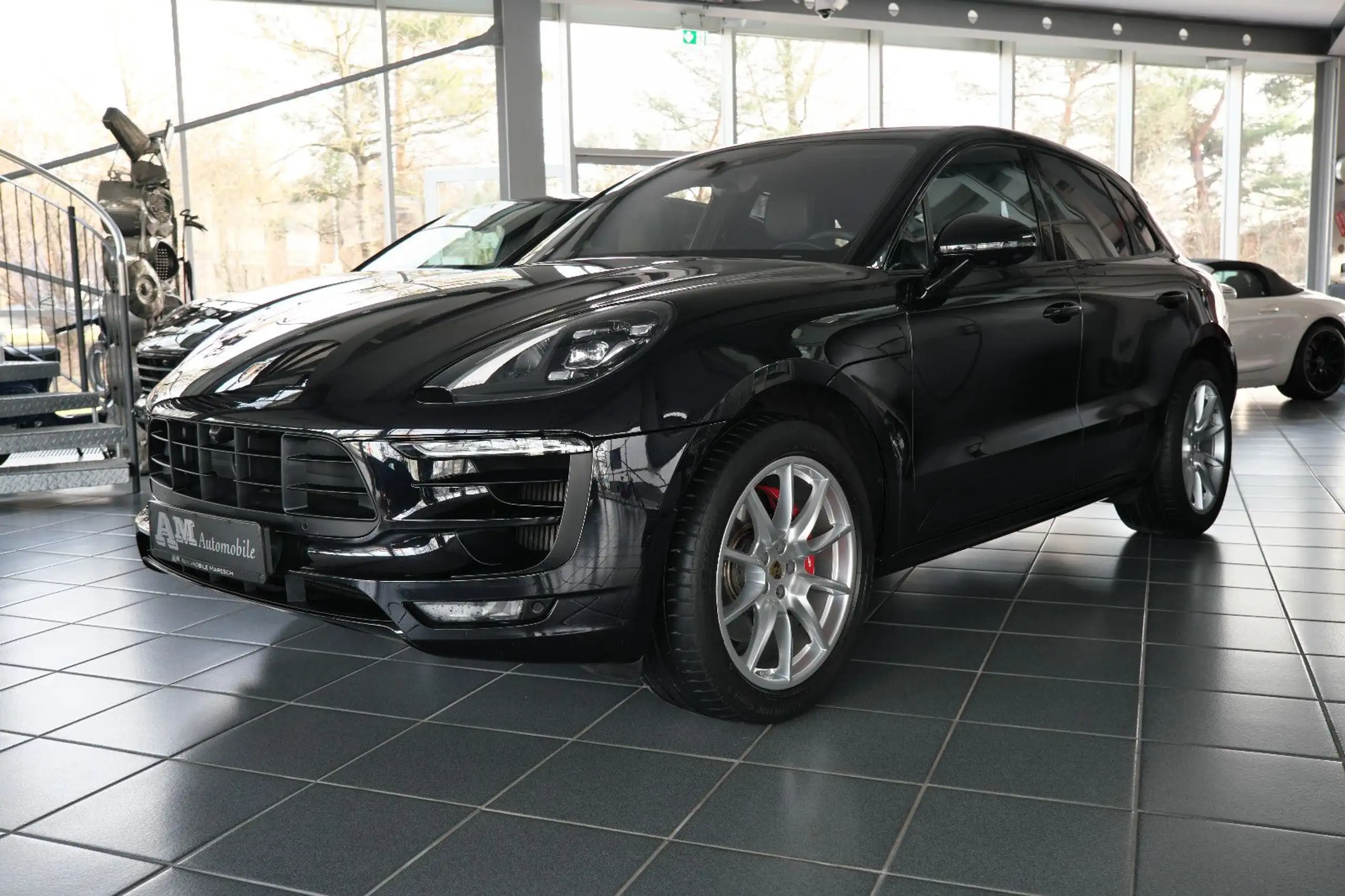 Porsche - Macan