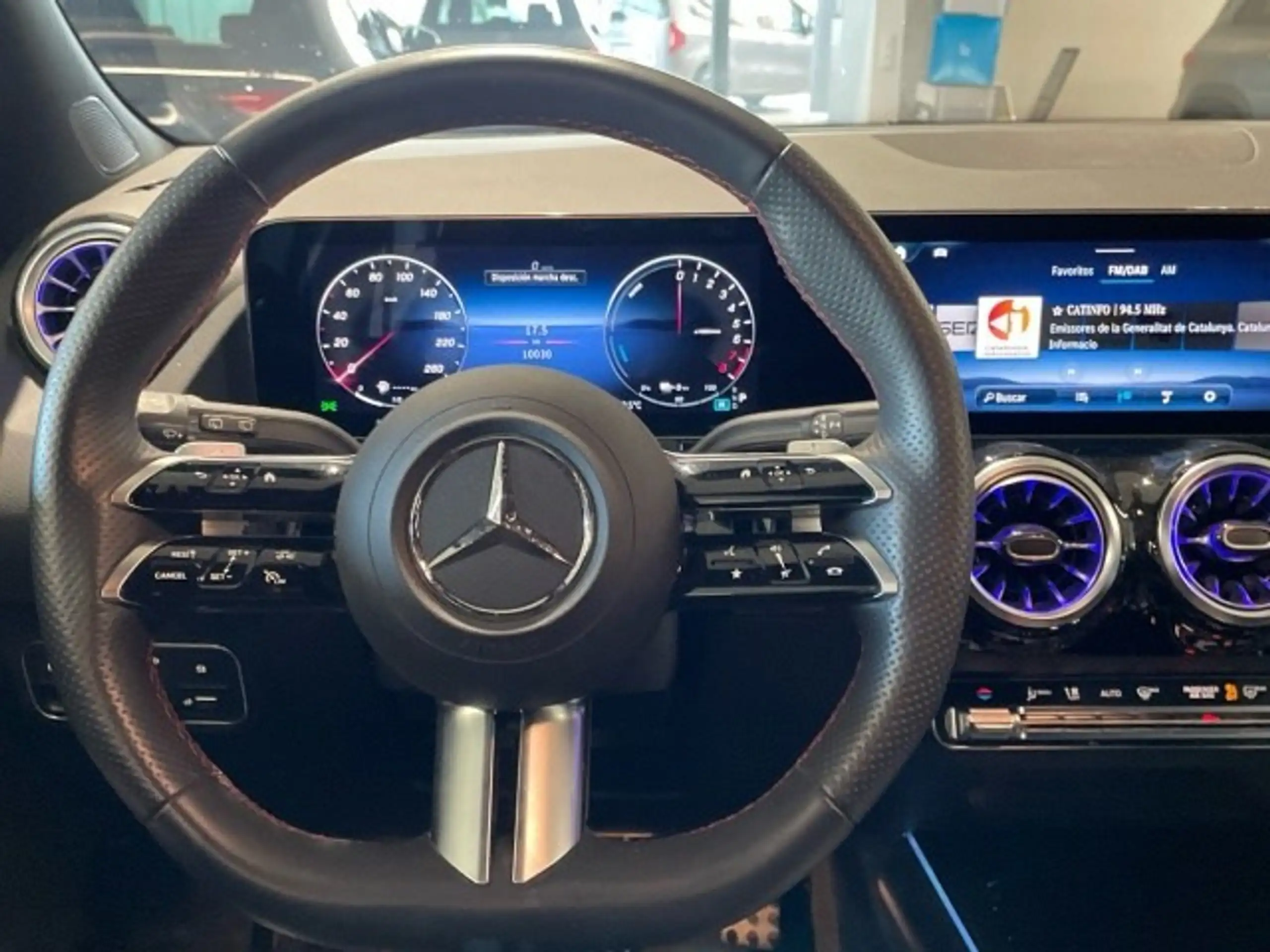 Mercedes-Benz - GLA 250