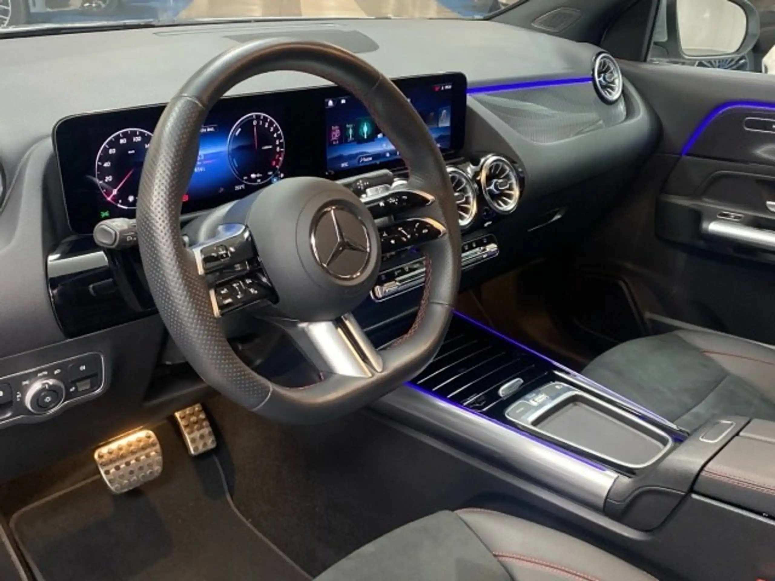 Mercedes-Benz - GLA 200