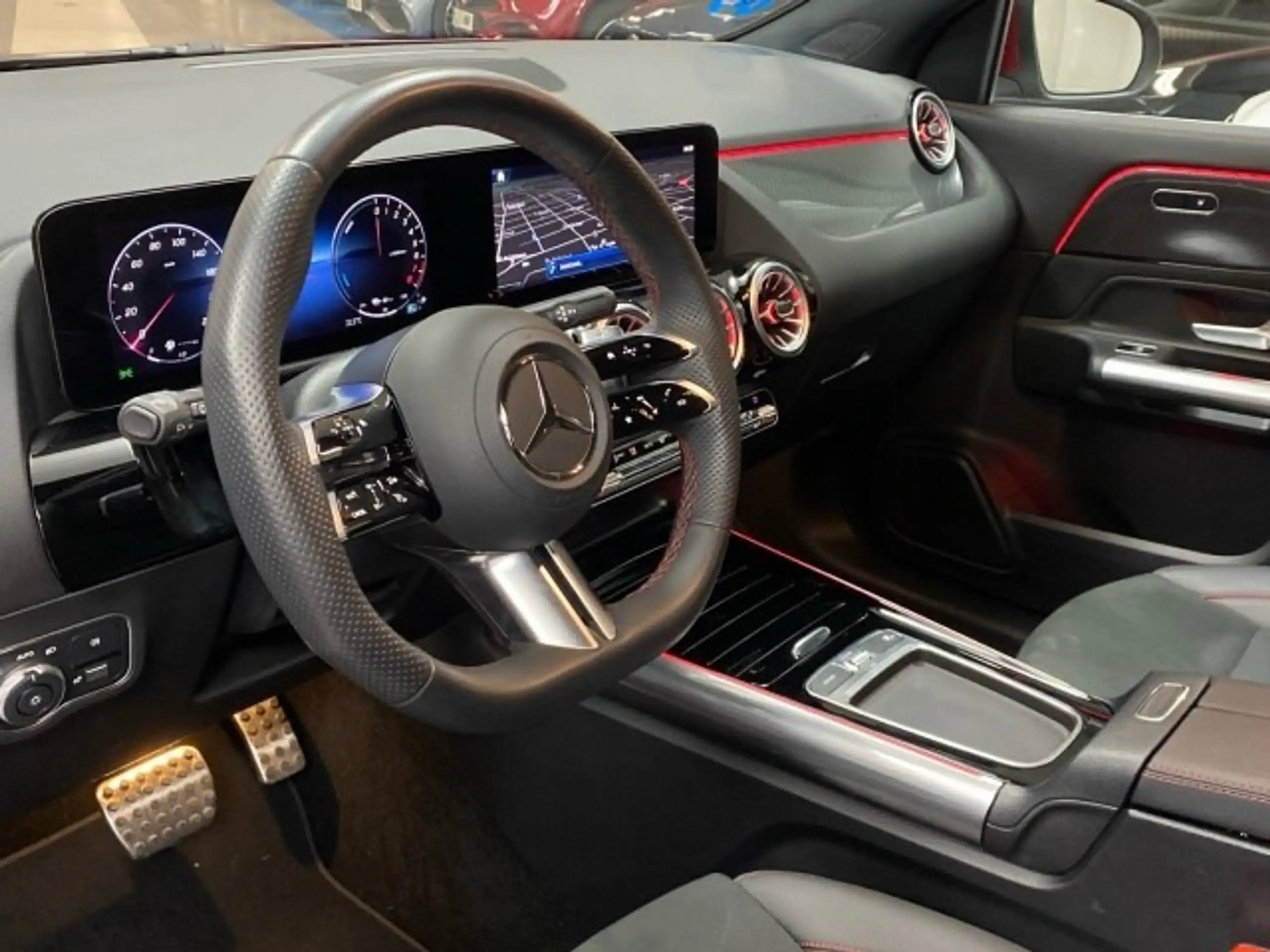 Mercedes-Benz - GLA 250