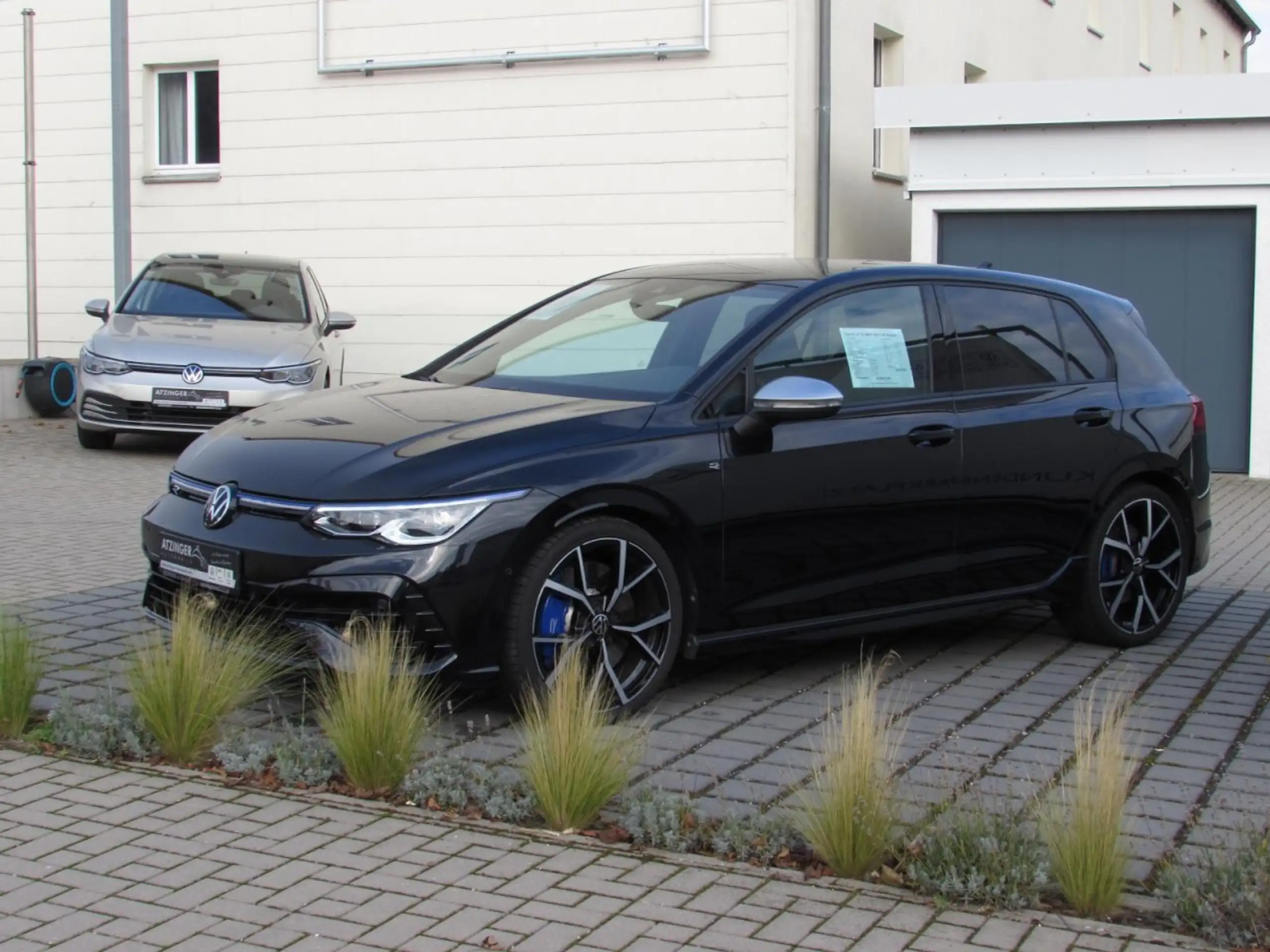 Volkswagen - Golf R