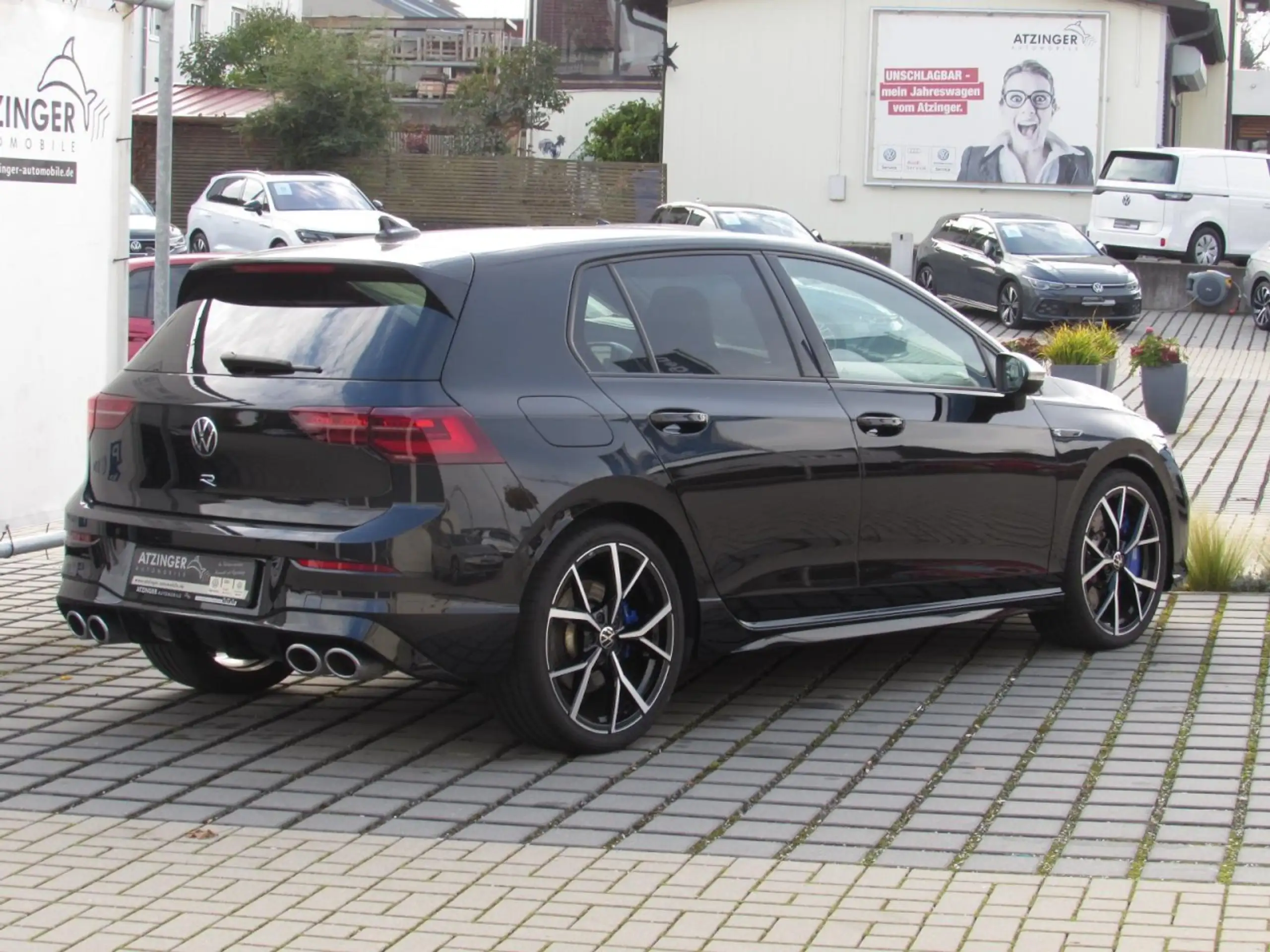 Volkswagen - Golf R