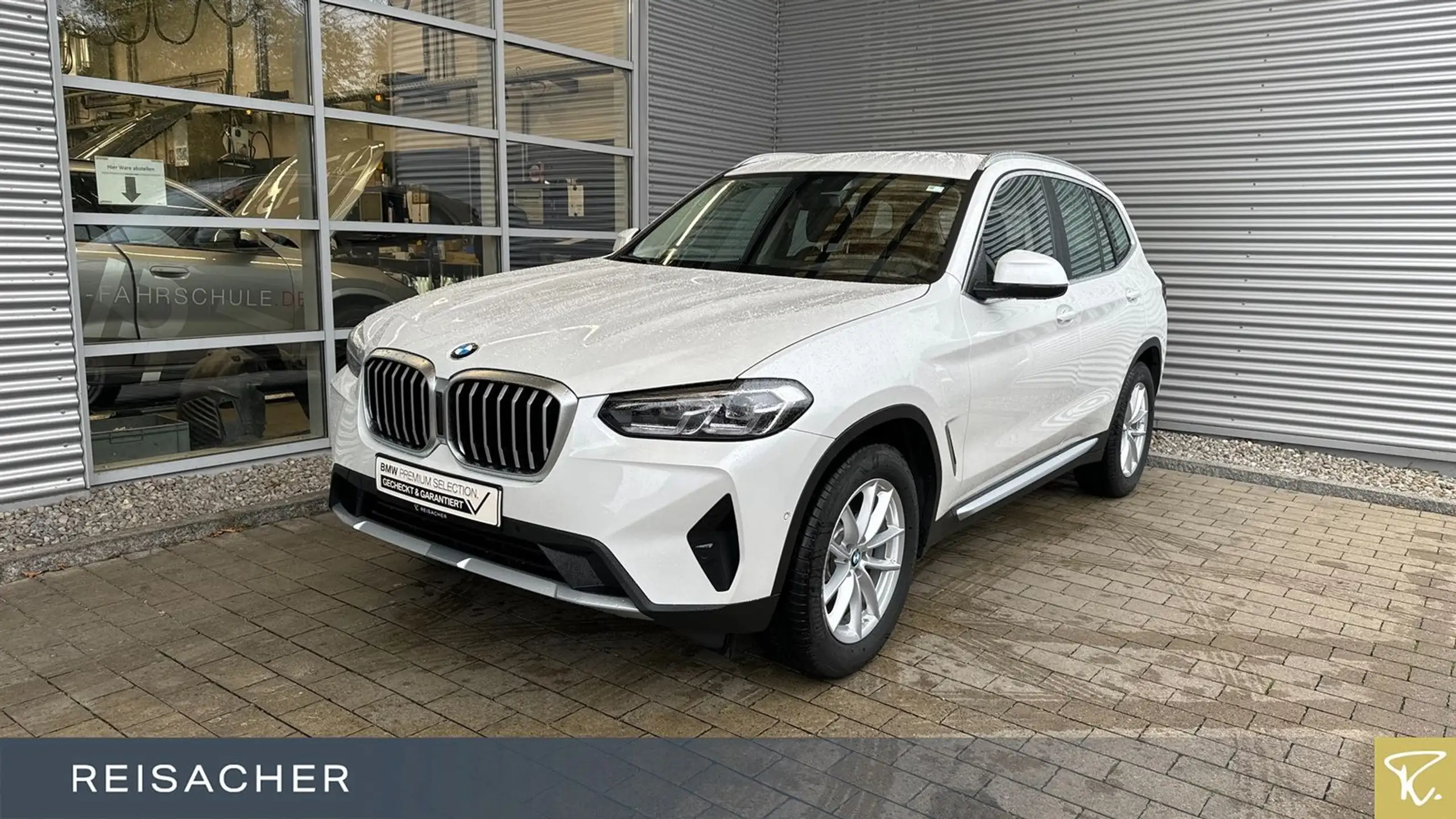 BMW - X3