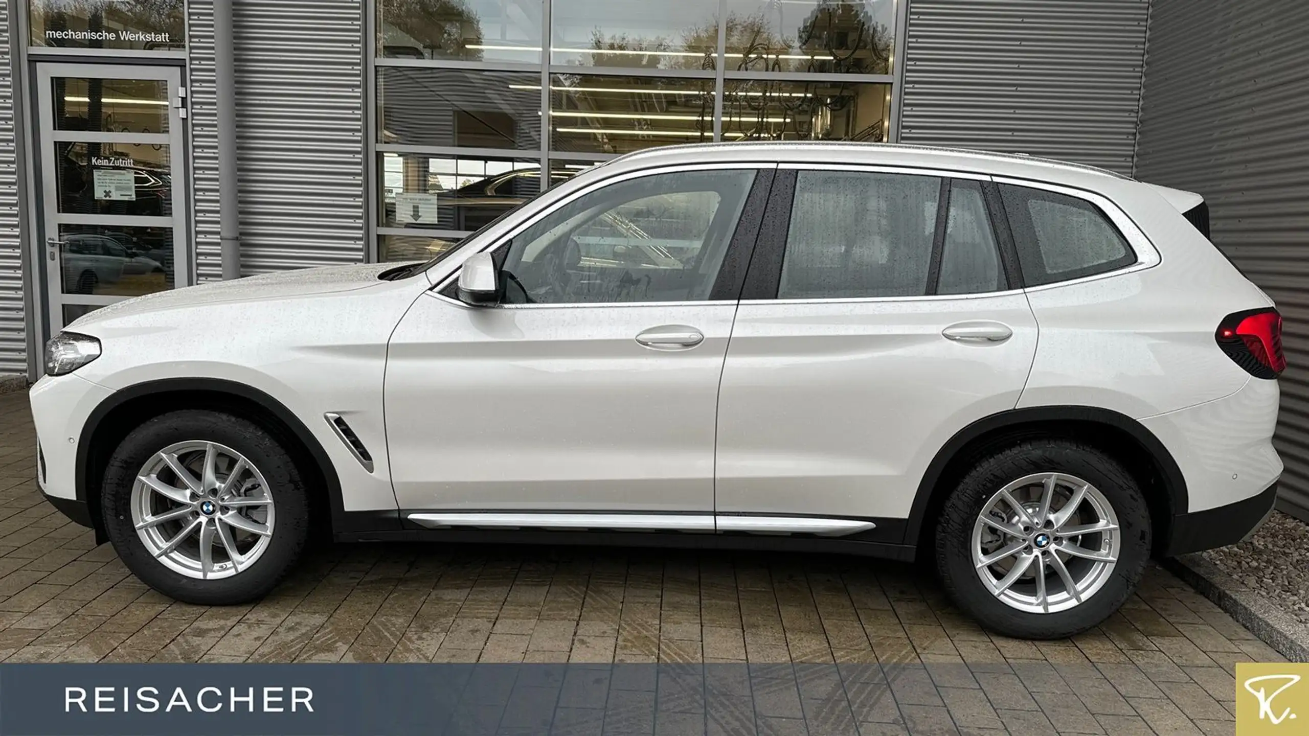 BMW - X3