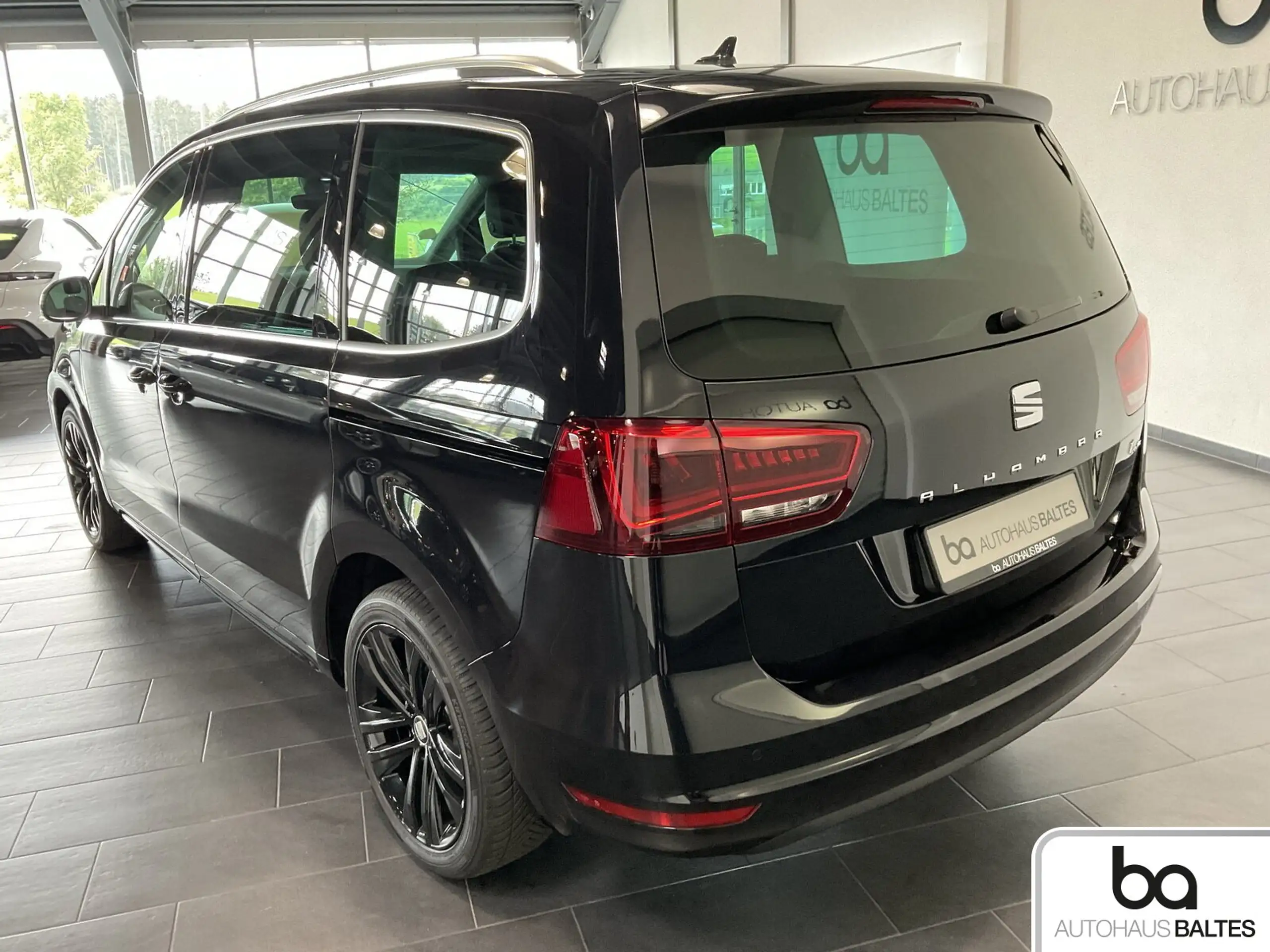 SEAT - Alhambra