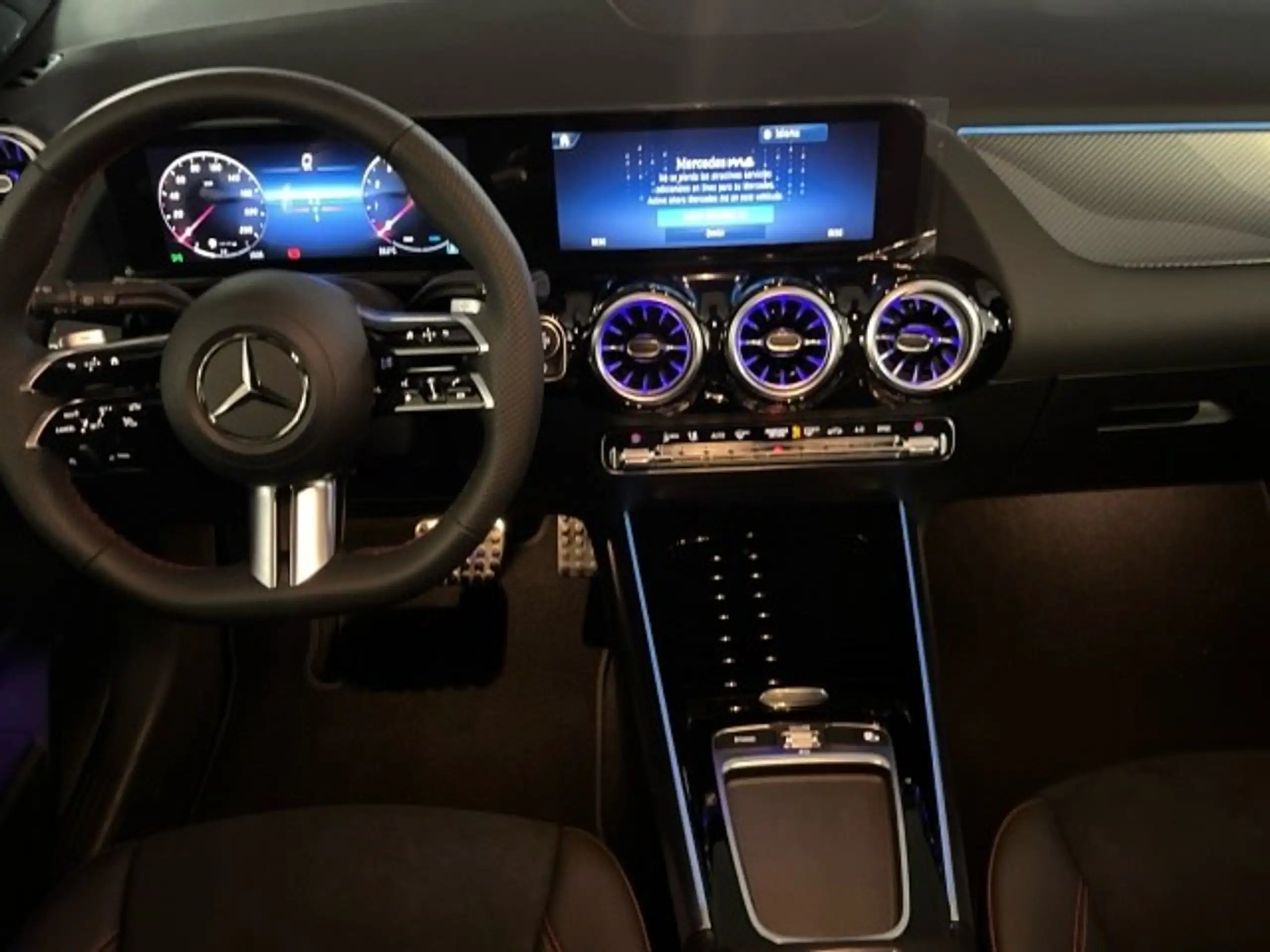 Mercedes-Benz - GLA 200