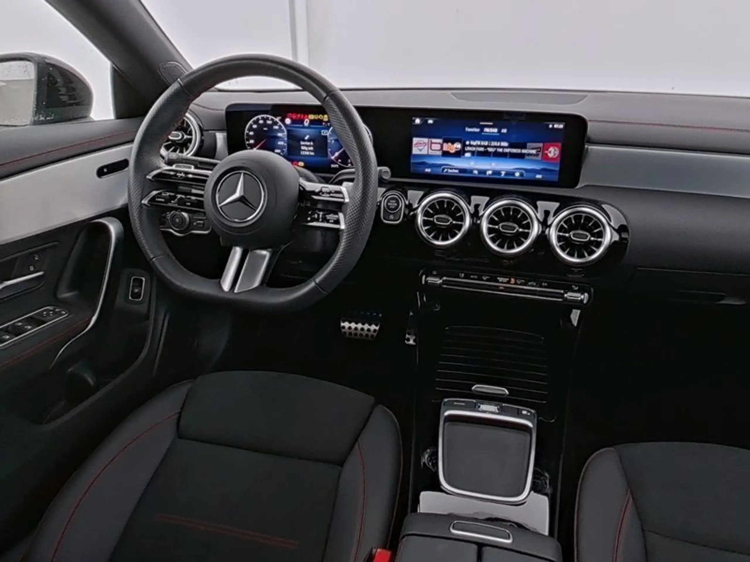 Mercedes-Benz - CLA 200