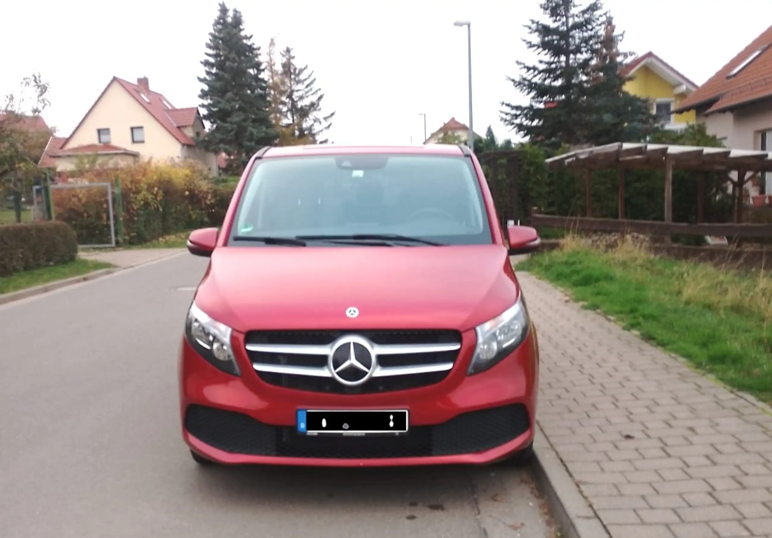 Mercedes-Benz - V 220