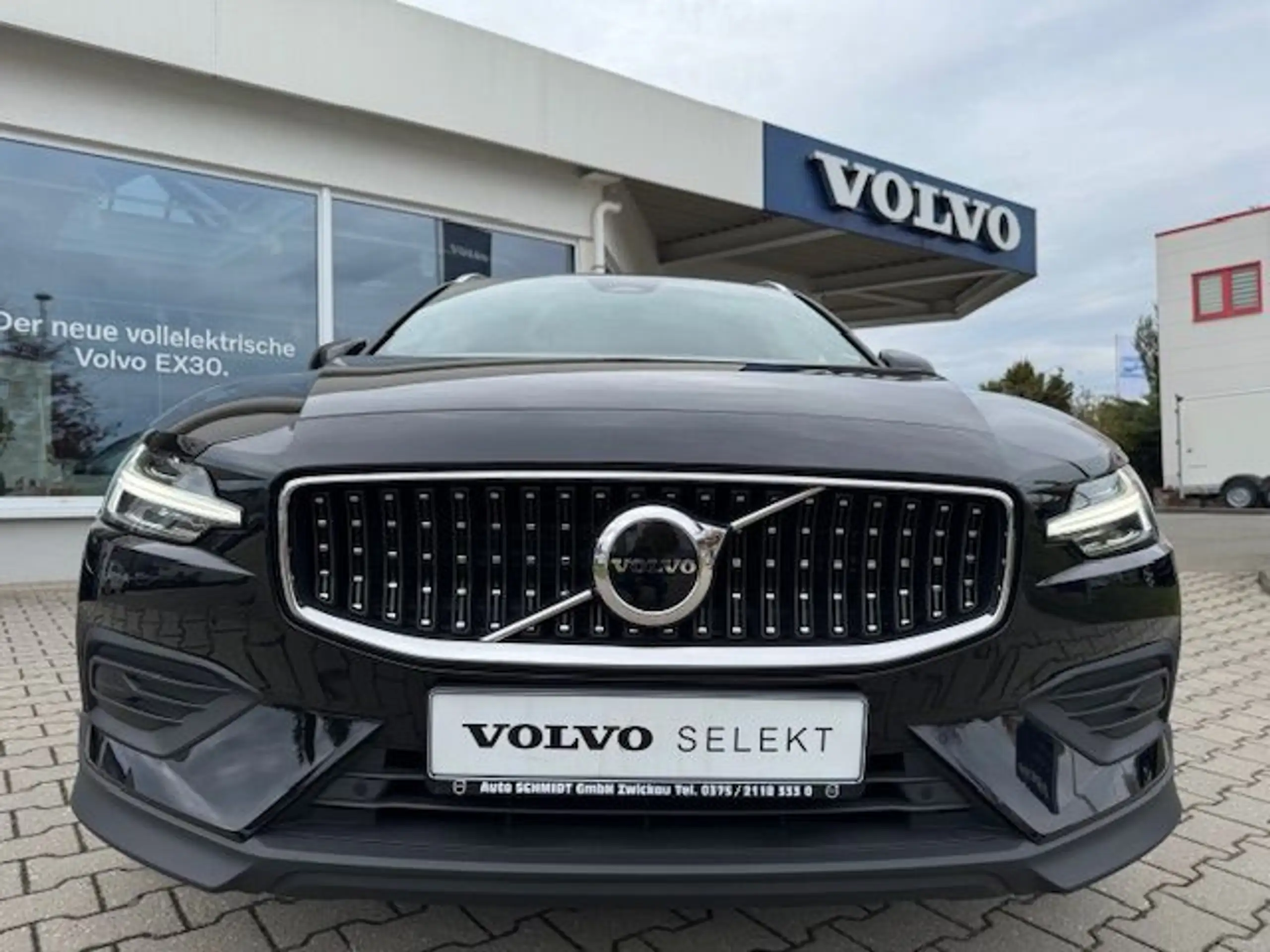 Volvo - V60 Cross Country