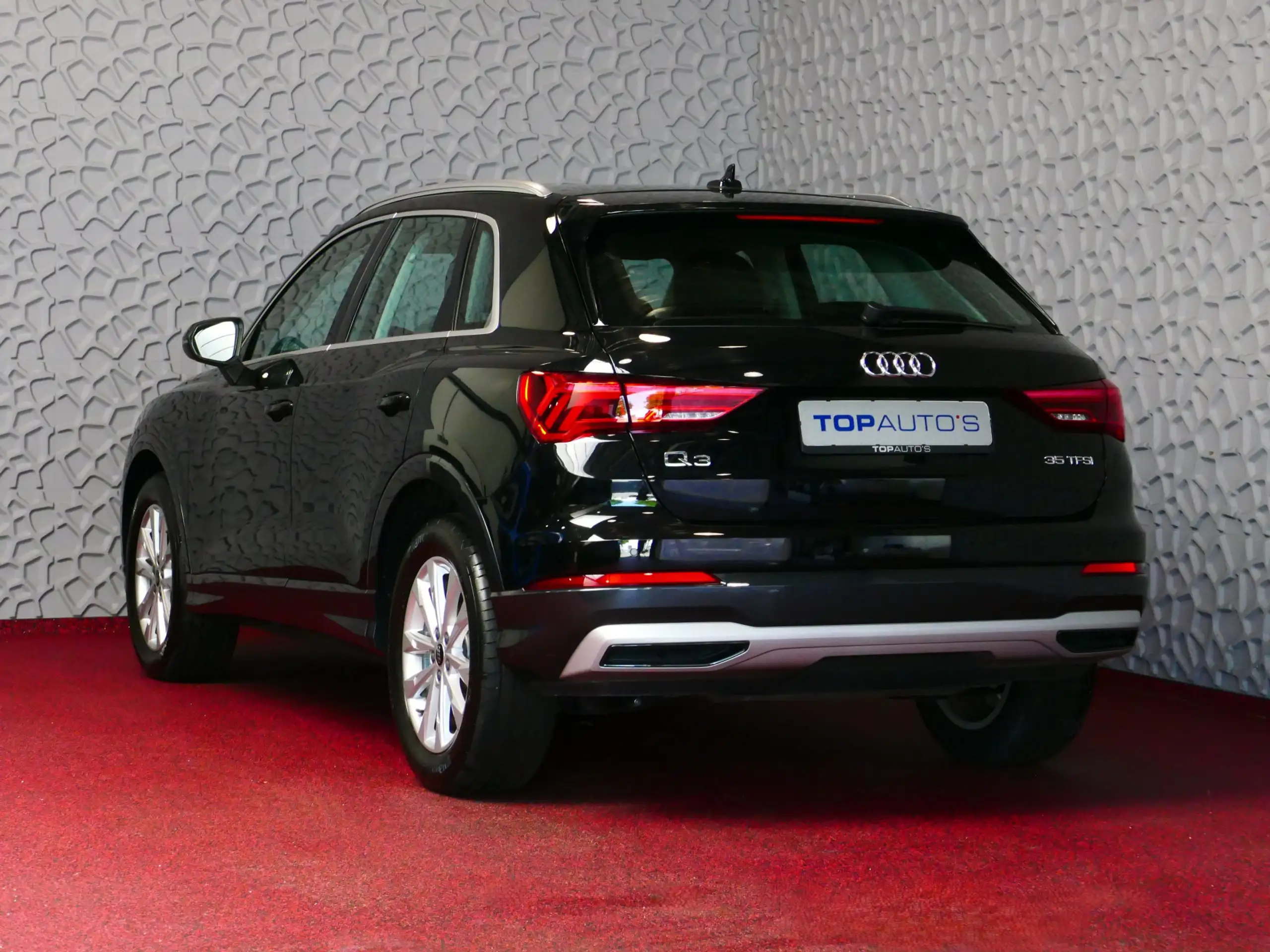 Audi - Q3