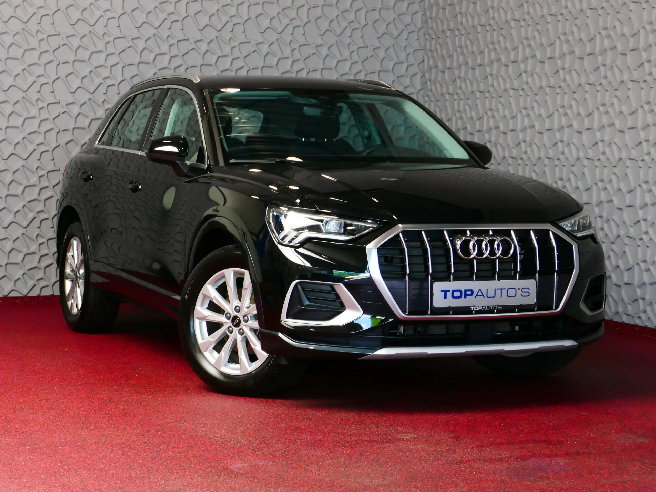 Audi - Q3