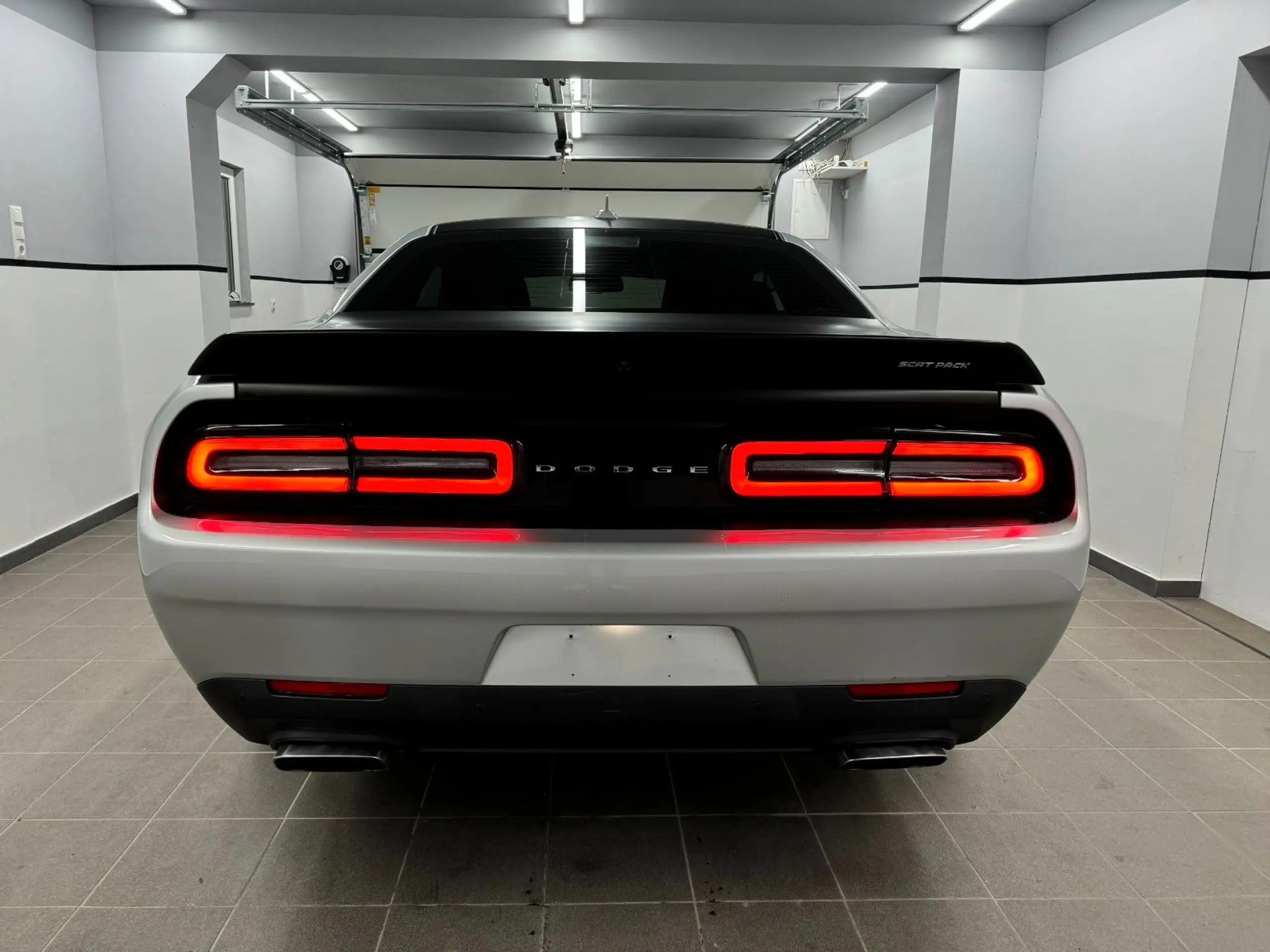 Dodge - Challenger