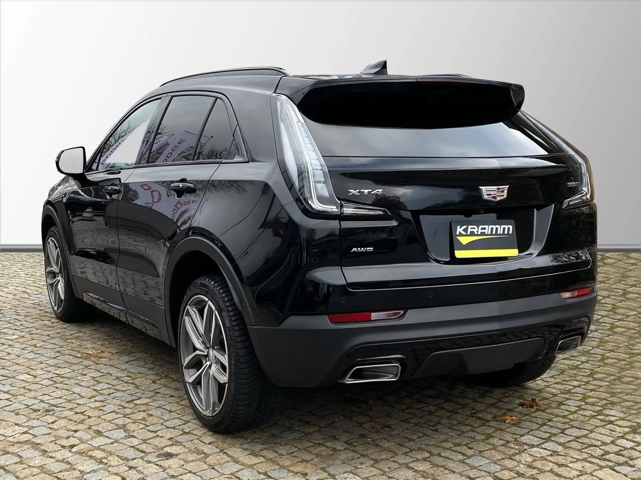 Cadillac - XT4