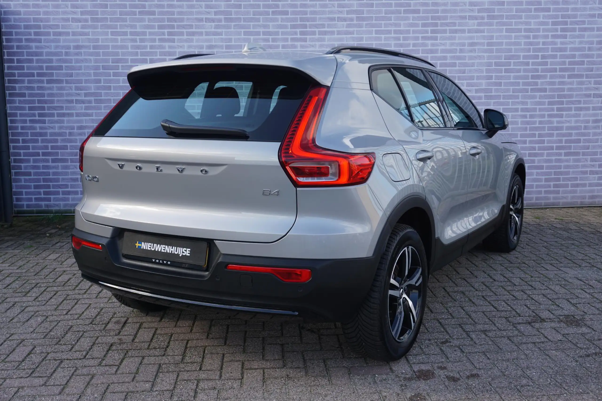 Volvo - XC40