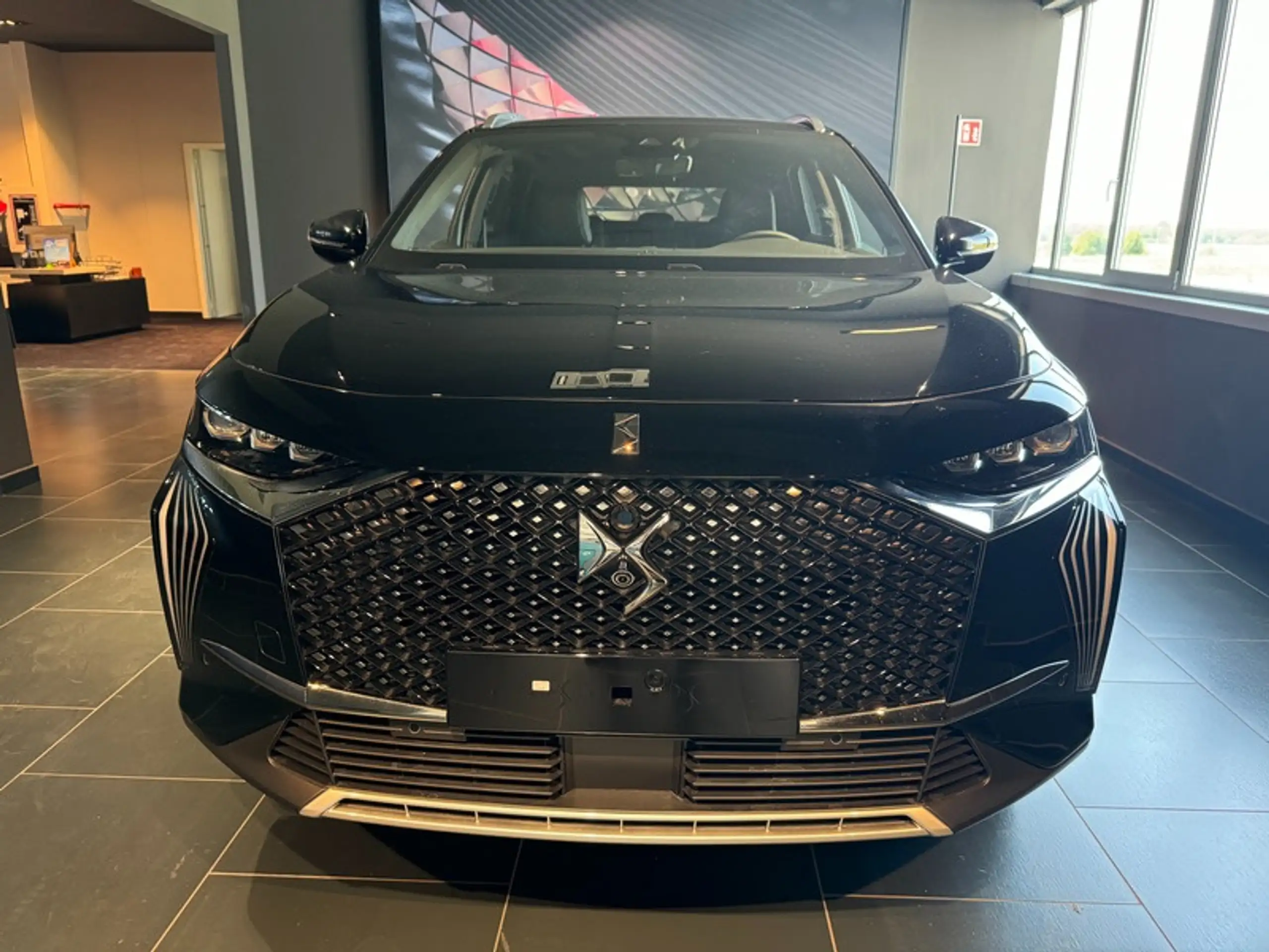 DS Automobiles - DS 7 Crossback