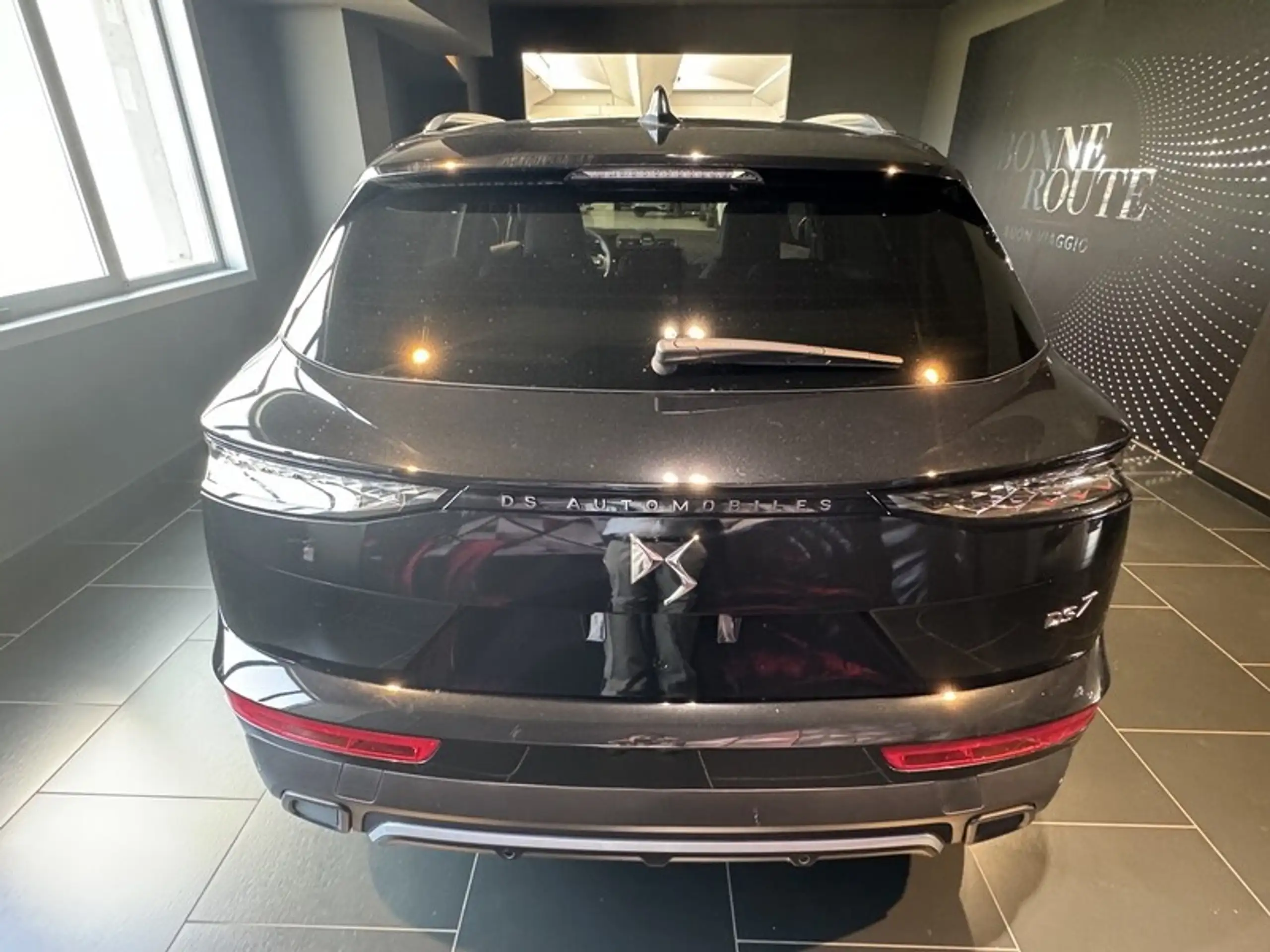 DS Automobiles - DS 7 Crossback