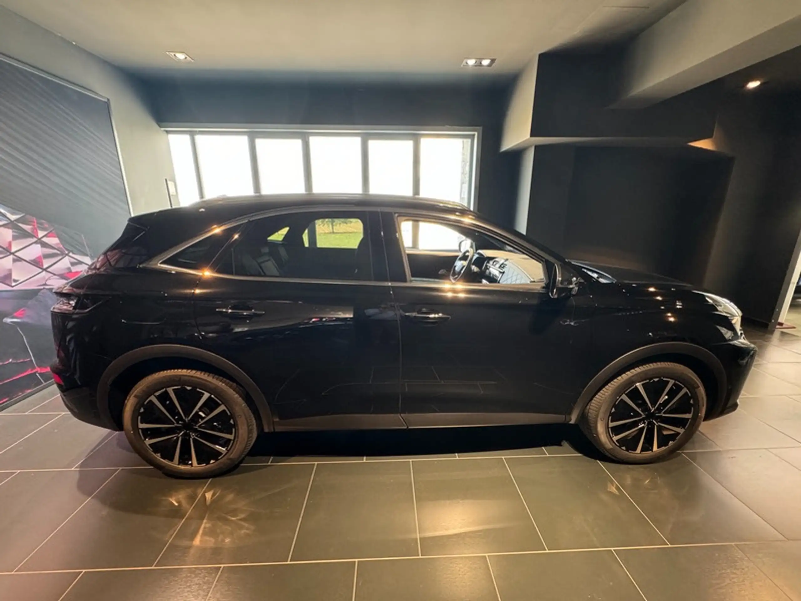 DS Automobiles - DS 7 Crossback