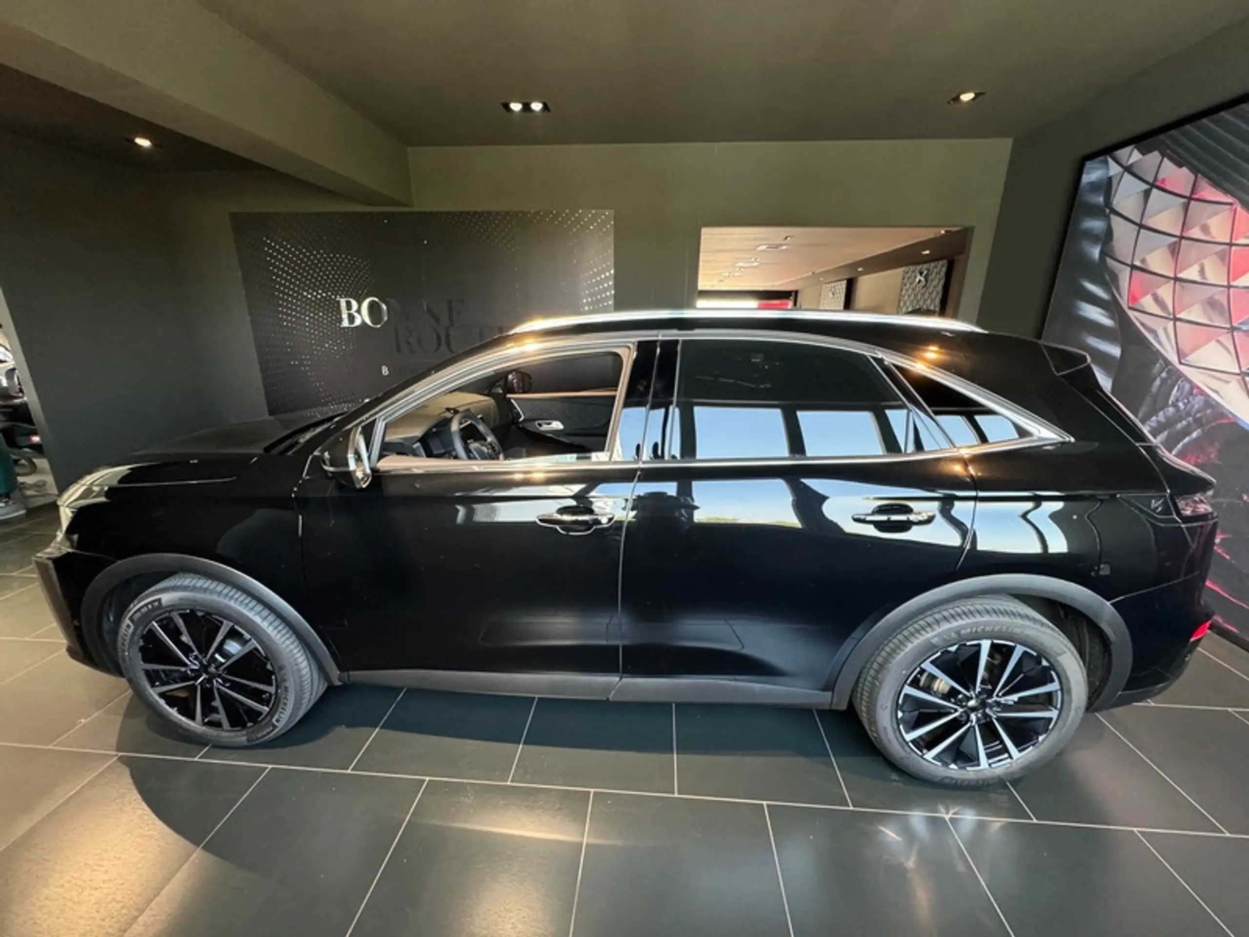 DS Automobiles - DS 7 Crossback