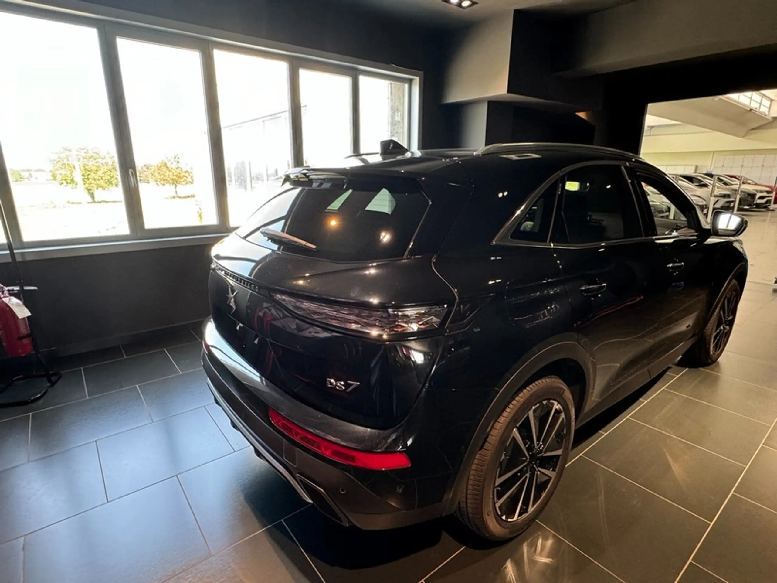 DS Automobiles - DS 7 Crossback