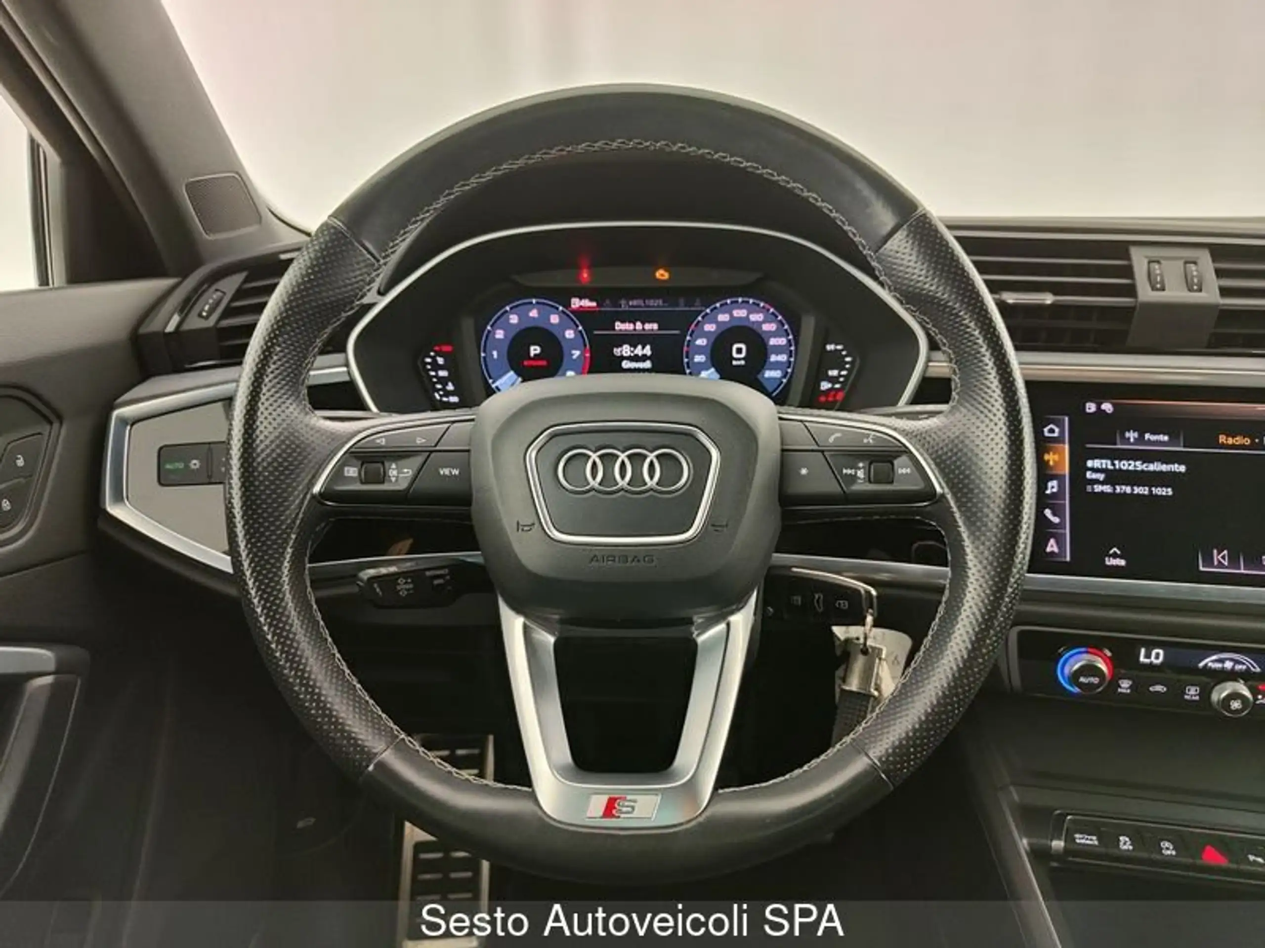 Audi - Q3