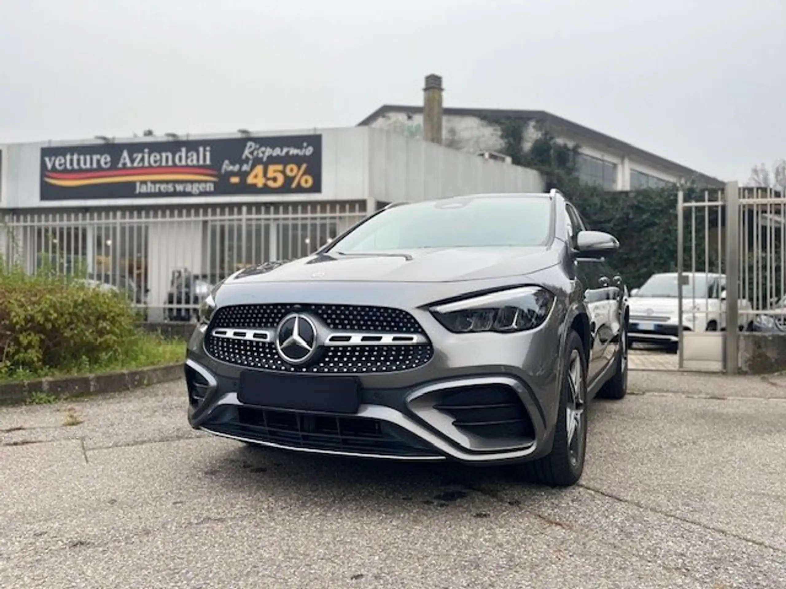 Mercedes-Benz - GLA 250