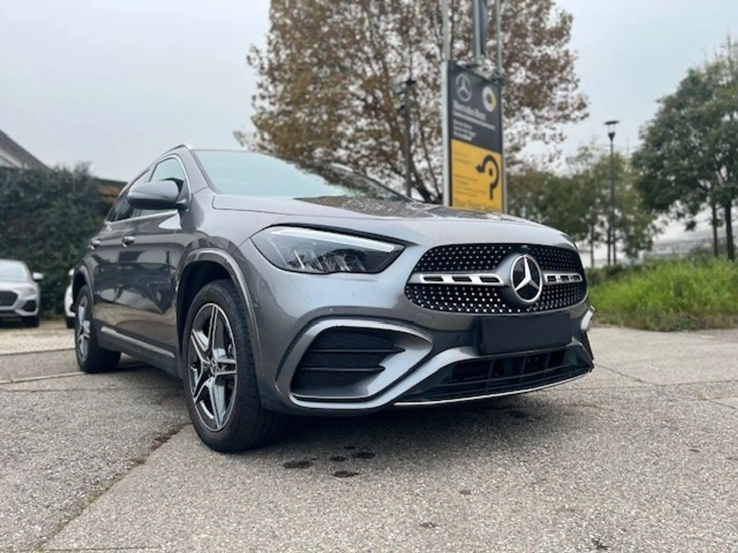 Mercedes-Benz - GLA 250