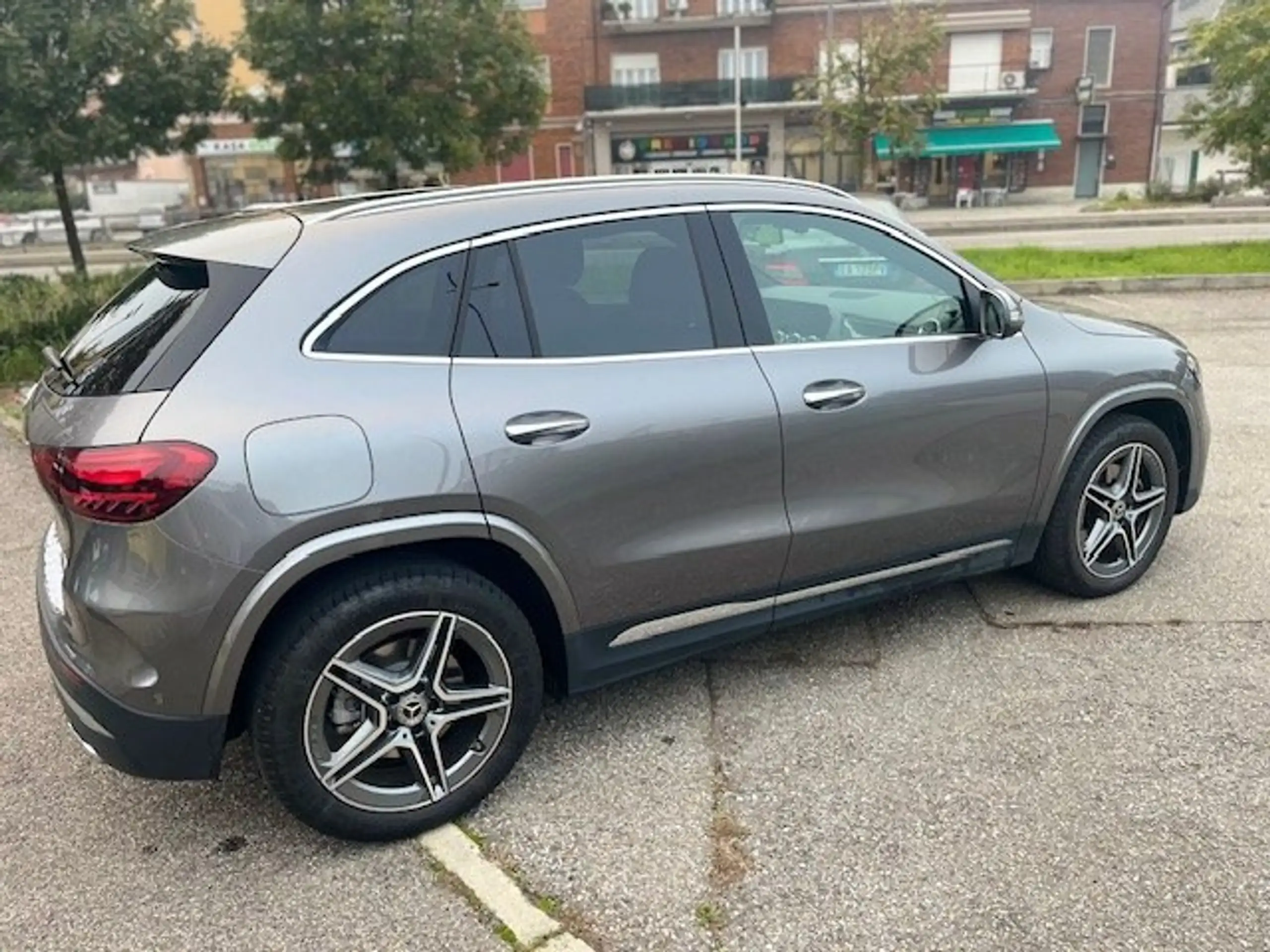 Mercedes-Benz - GLA 250