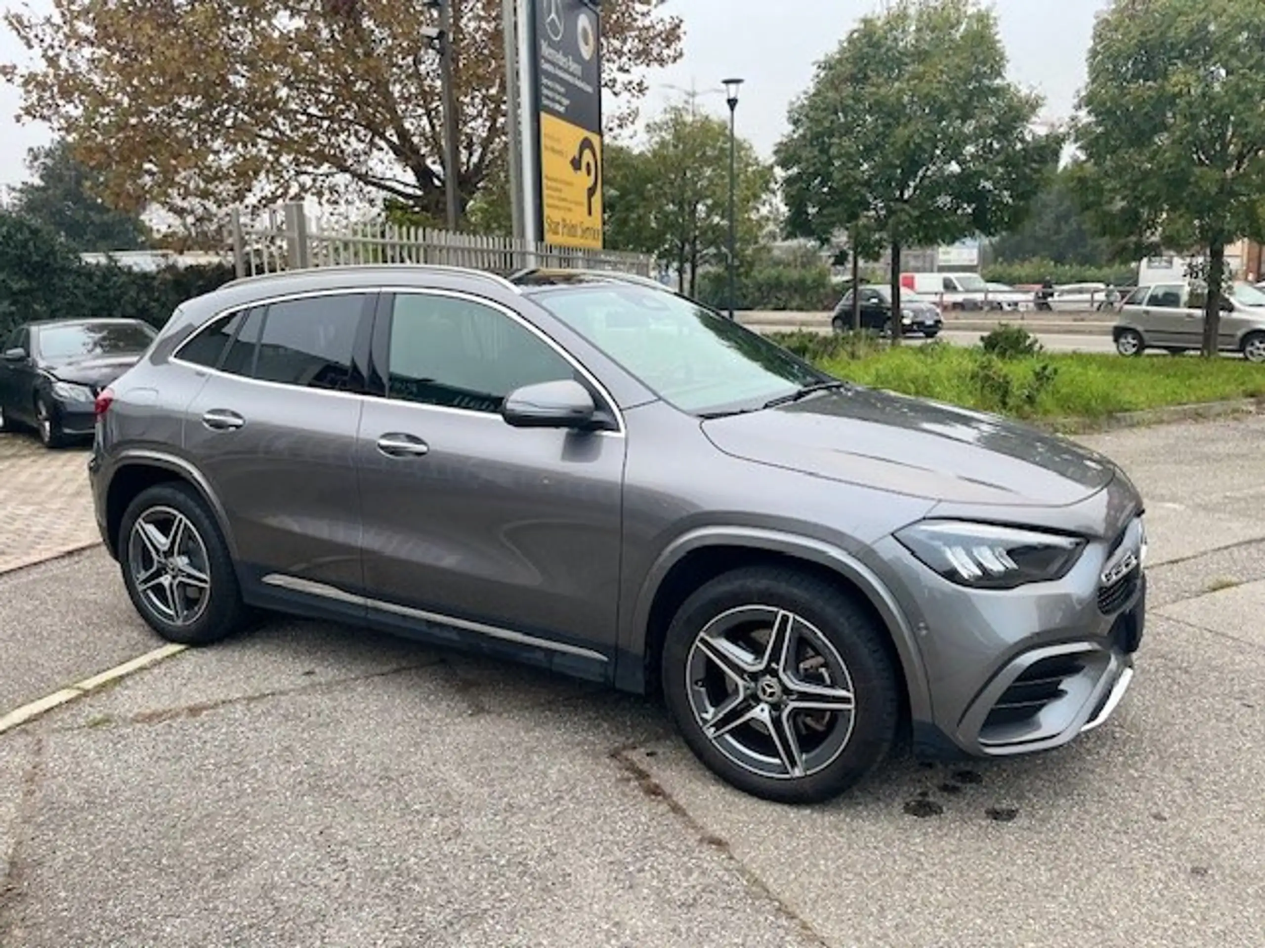 Mercedes-Benz - GLA 250