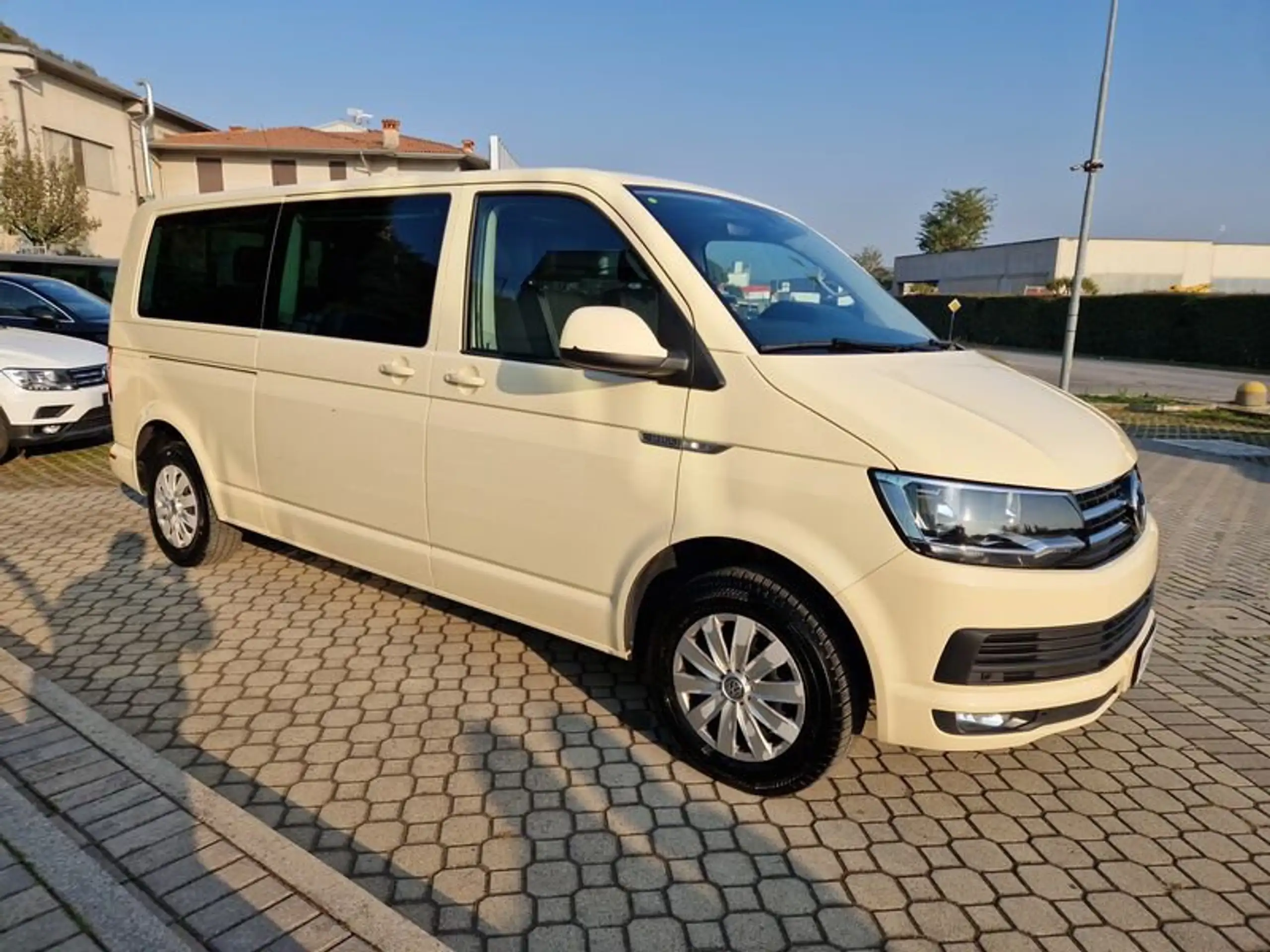 Volkswagen - T6 Caravelle