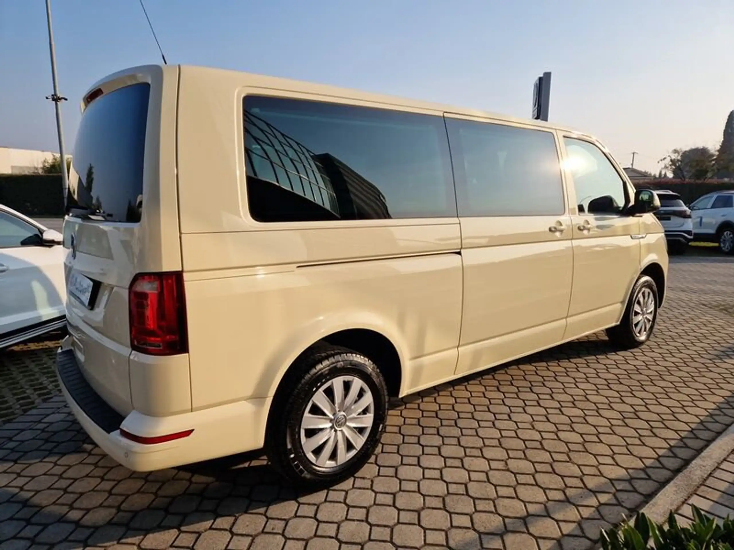 Volkswagen - T6 Caravelle