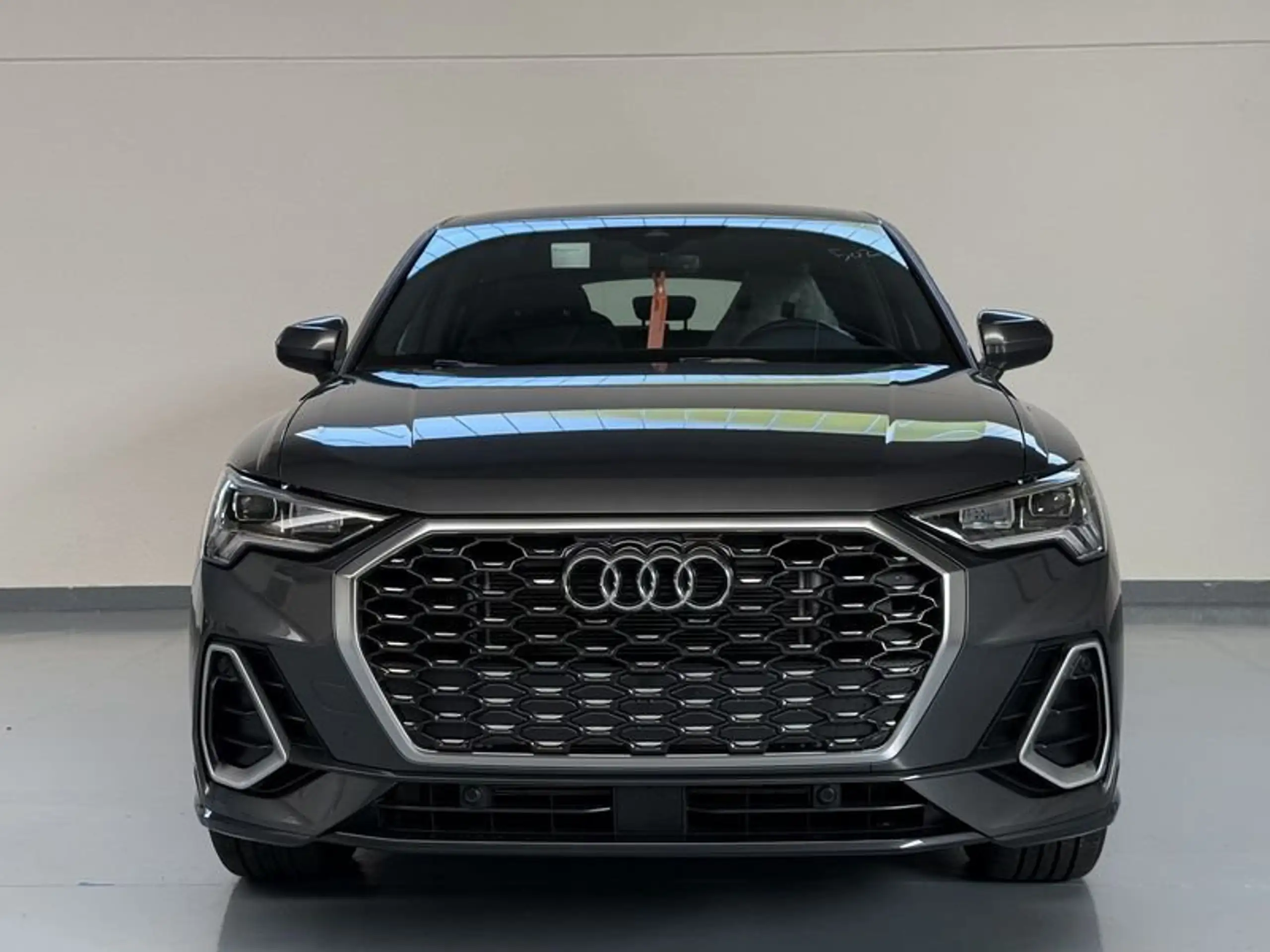 Audi - Q3