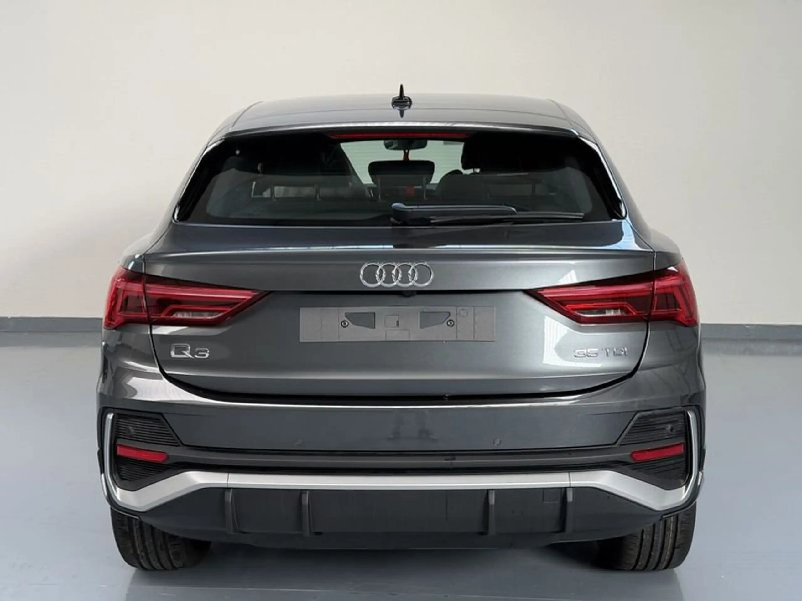 Audi - Q3