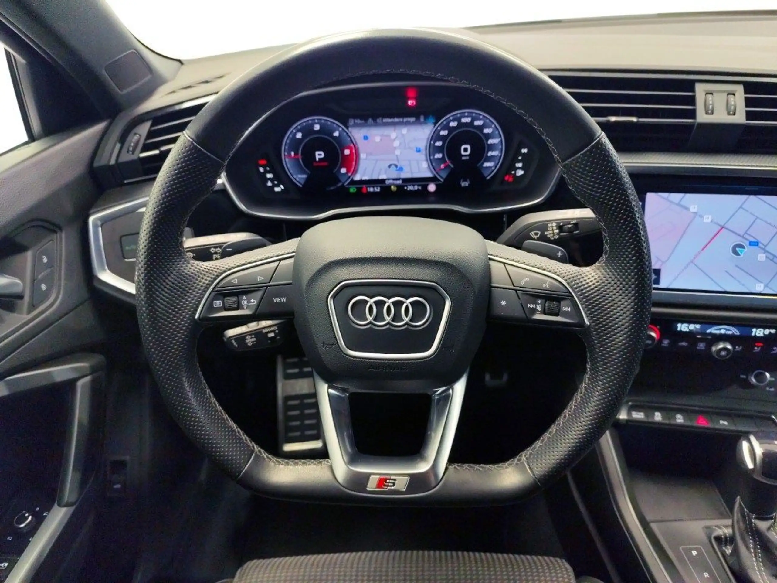 Audi - Q3