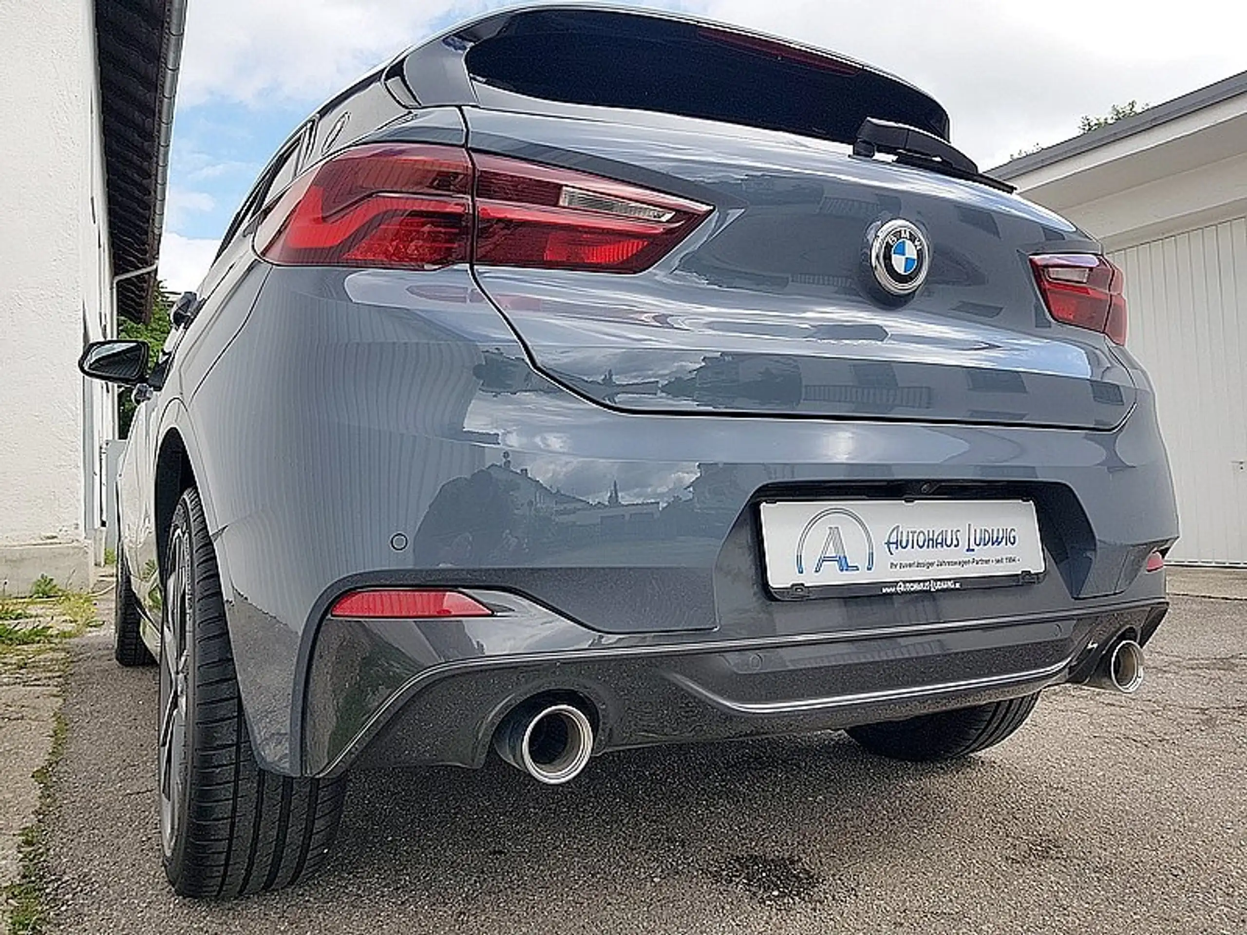 BMW - X2