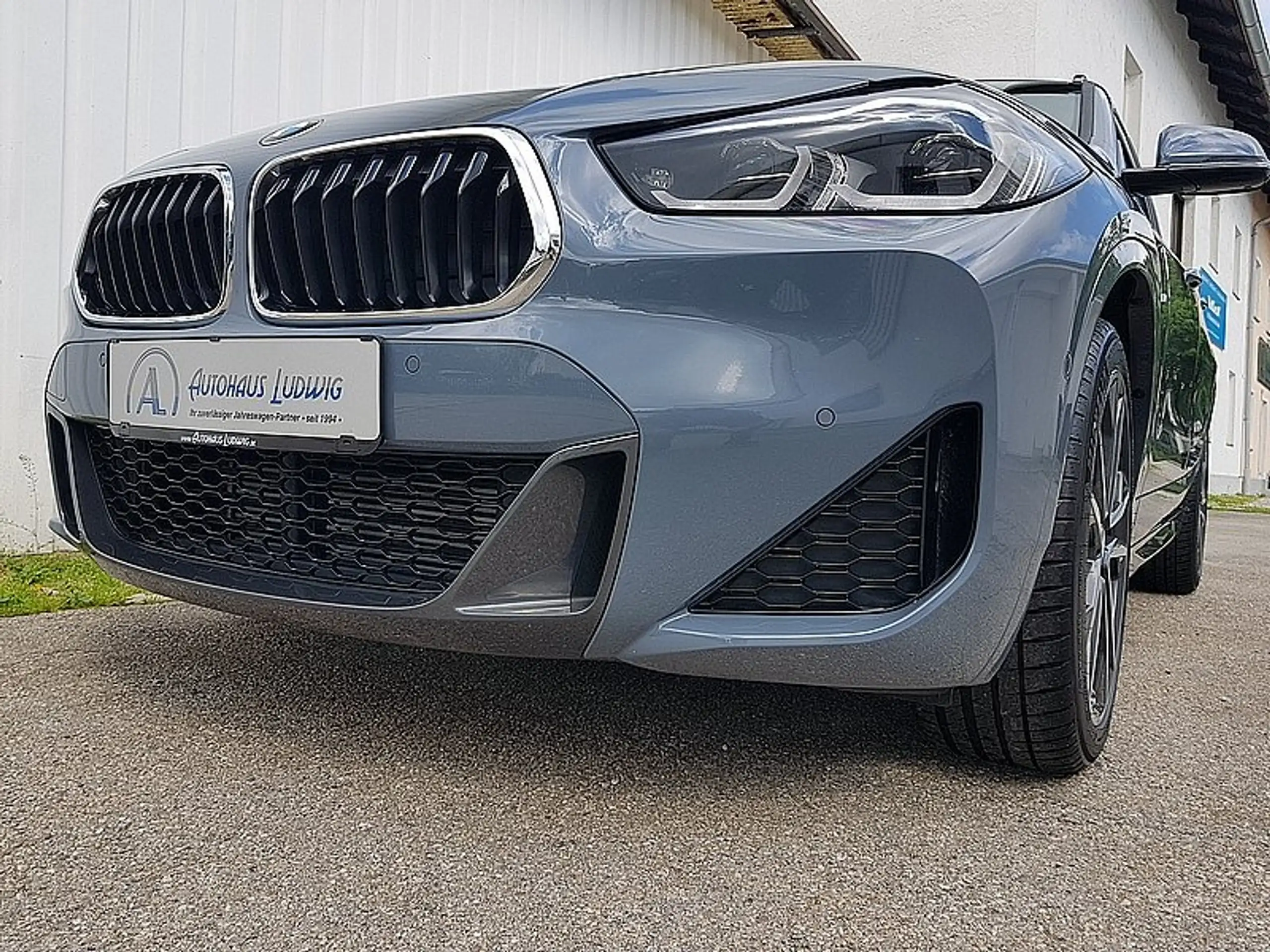 BMW - X2